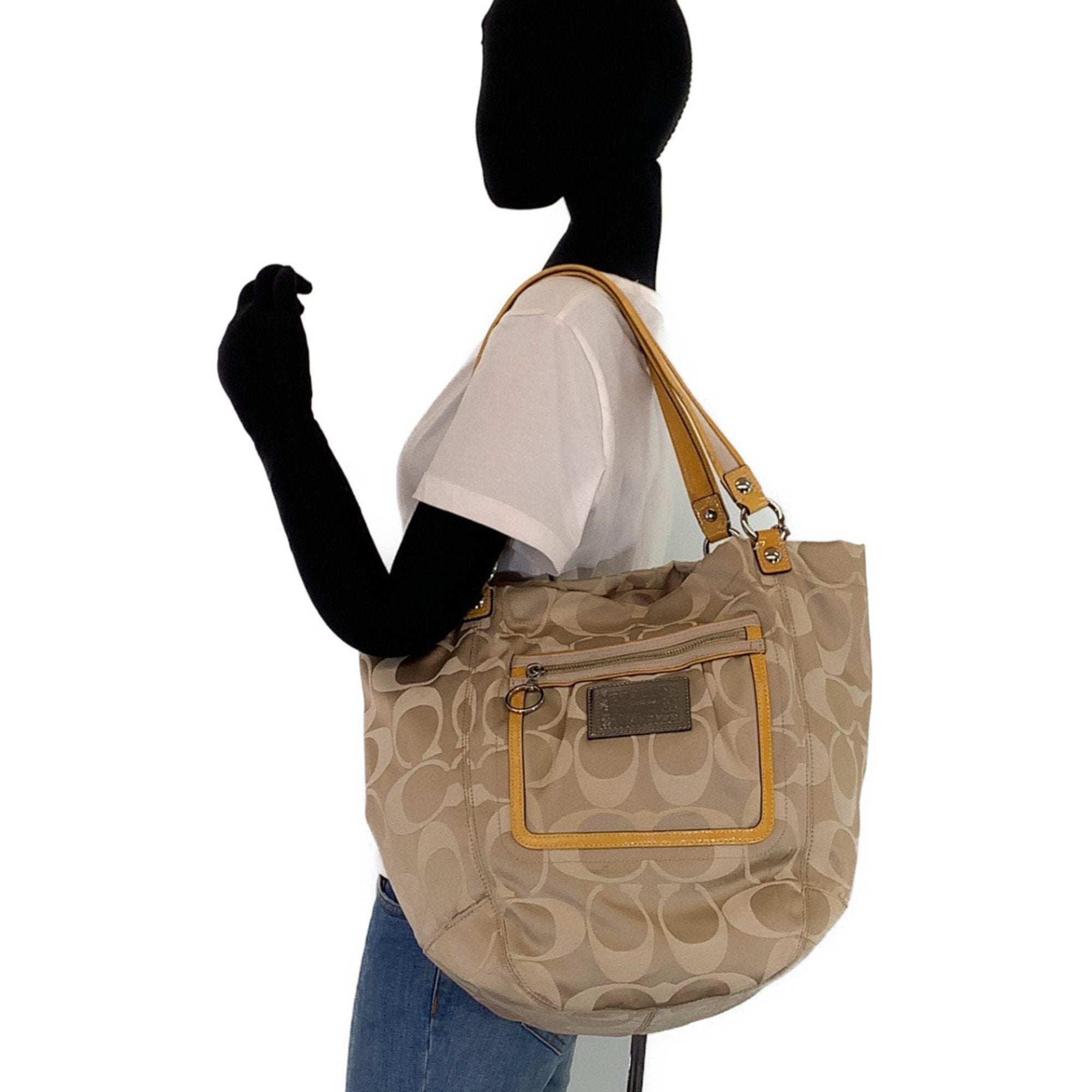 Coach Beige Leather Shoulder Bag Tote Bag (Pre-Owned)