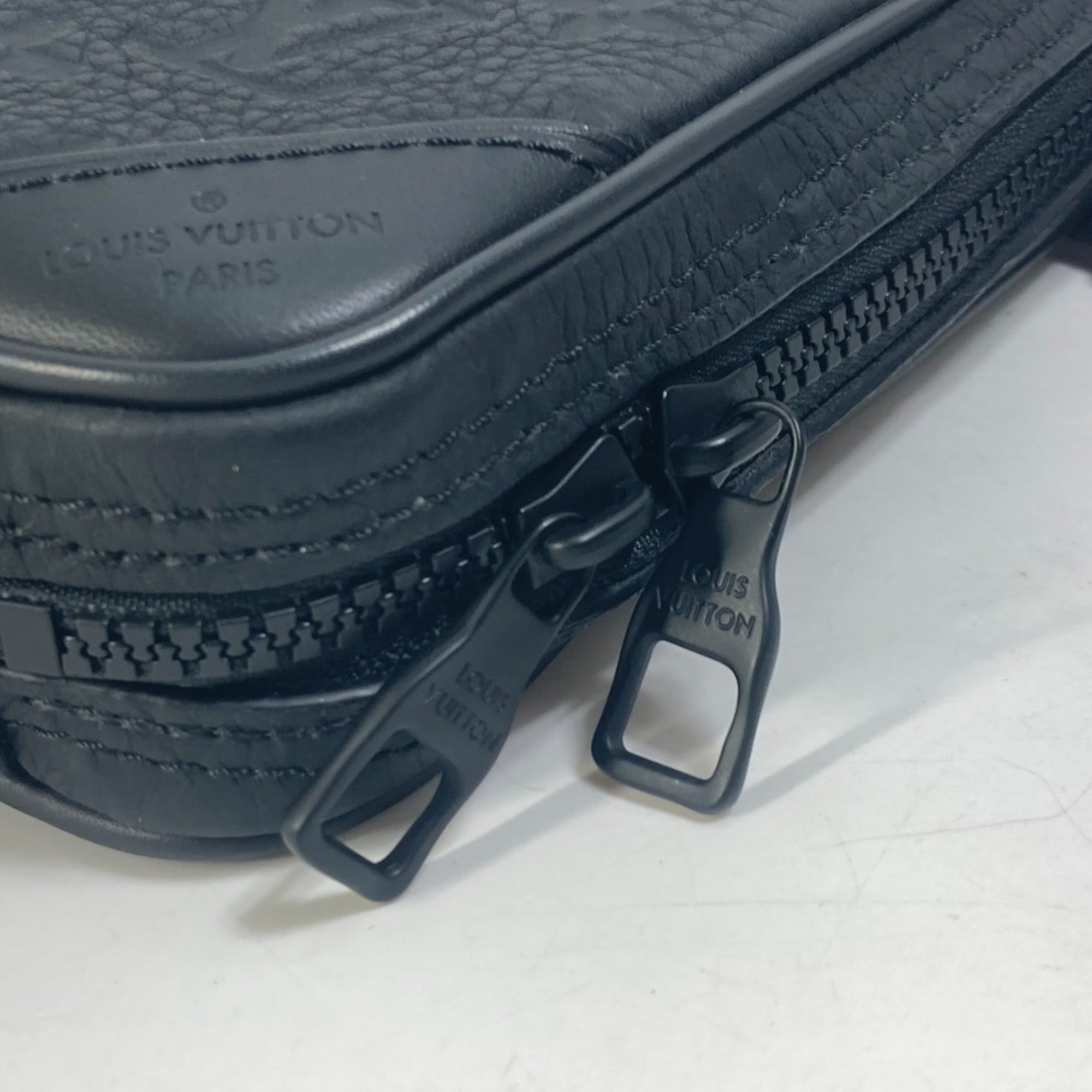 Louis Vuitton Black Orange Leather Shoulder Bag Sling Bag (Pre-Owned)