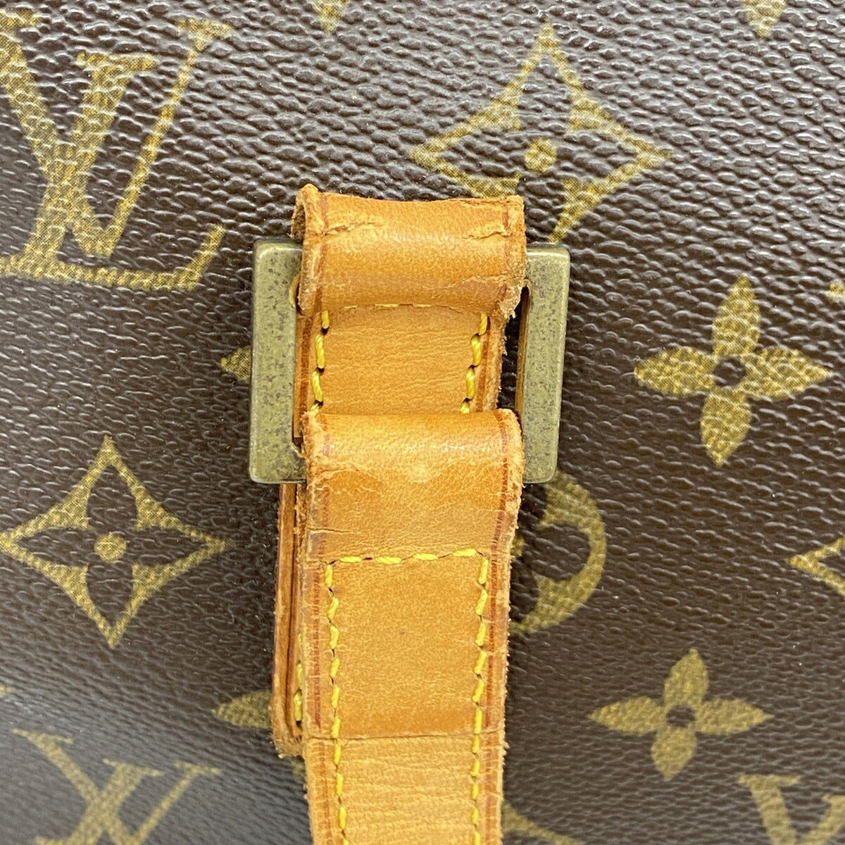 Louis Vuitton Brown Shoulder Bag (Pre-Owned)