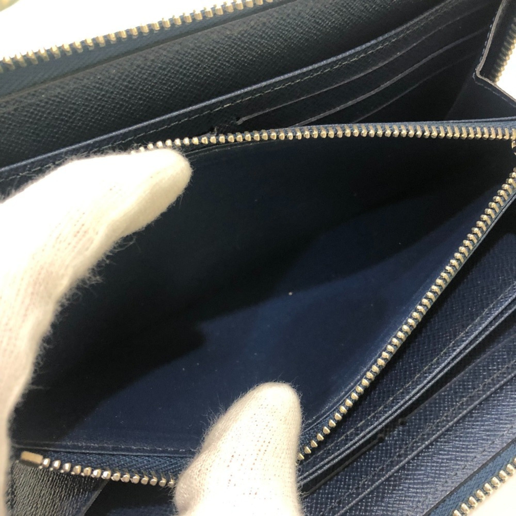 Louis Vuitton Epi Blue Epi Leather Long Wallet (Bi-Fold) (Pre-Owned)