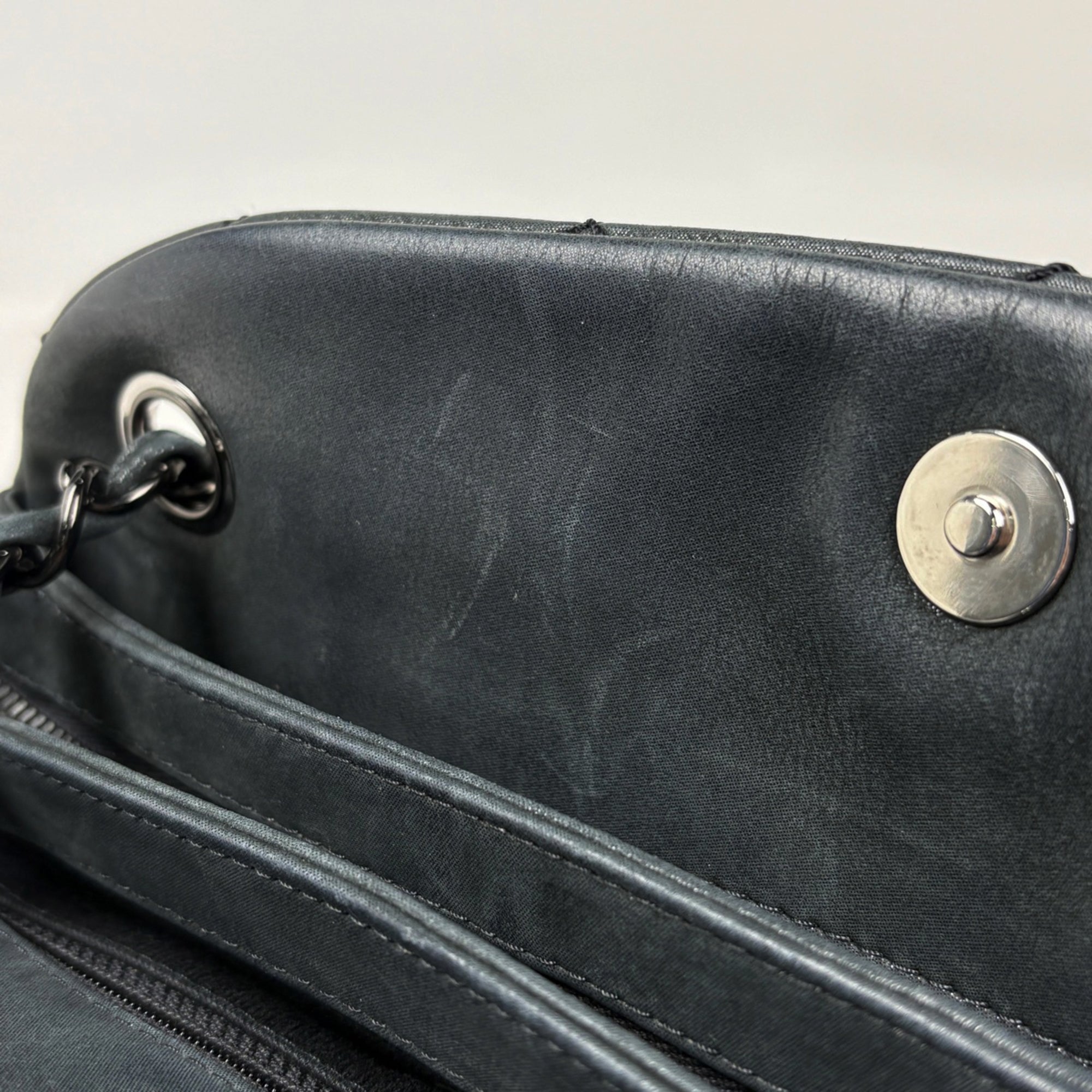 Chanel Mademoiselle Black Leather Shoulder Bag (Pre-Owned)