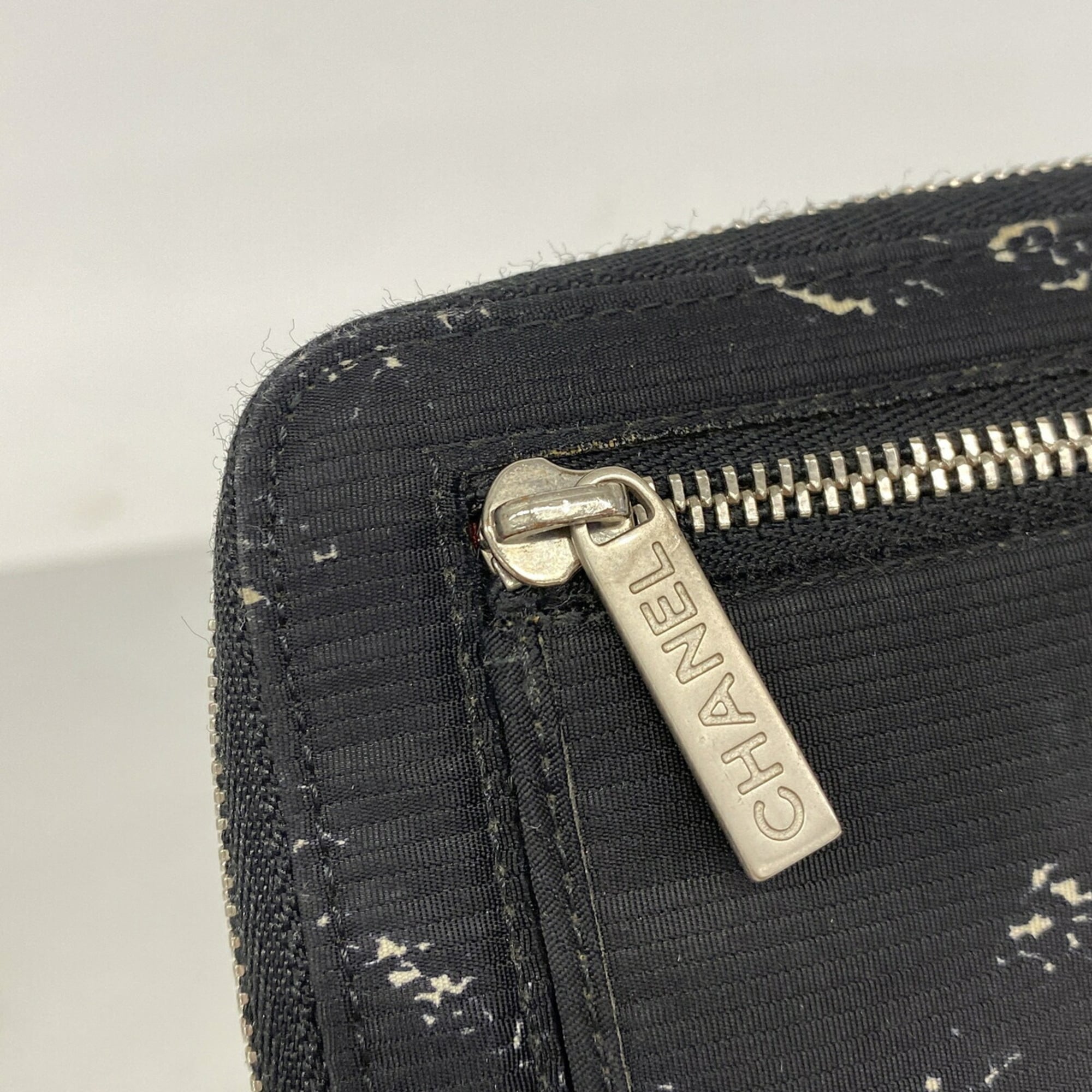 Chanel Black Nylon Wallet (Bi-Fold) (Pre-Owned)