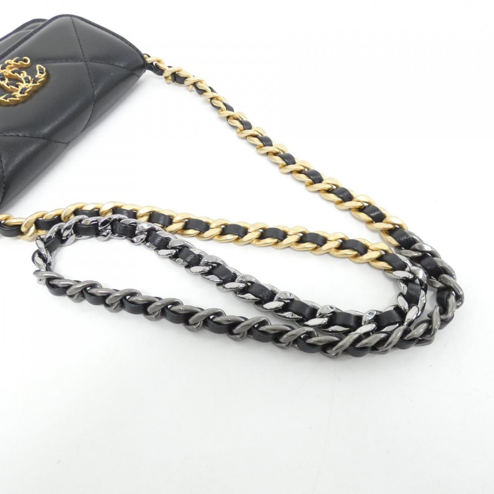 Chanel Black Leather Handbag Shoulder Bag (Pre-Owned)