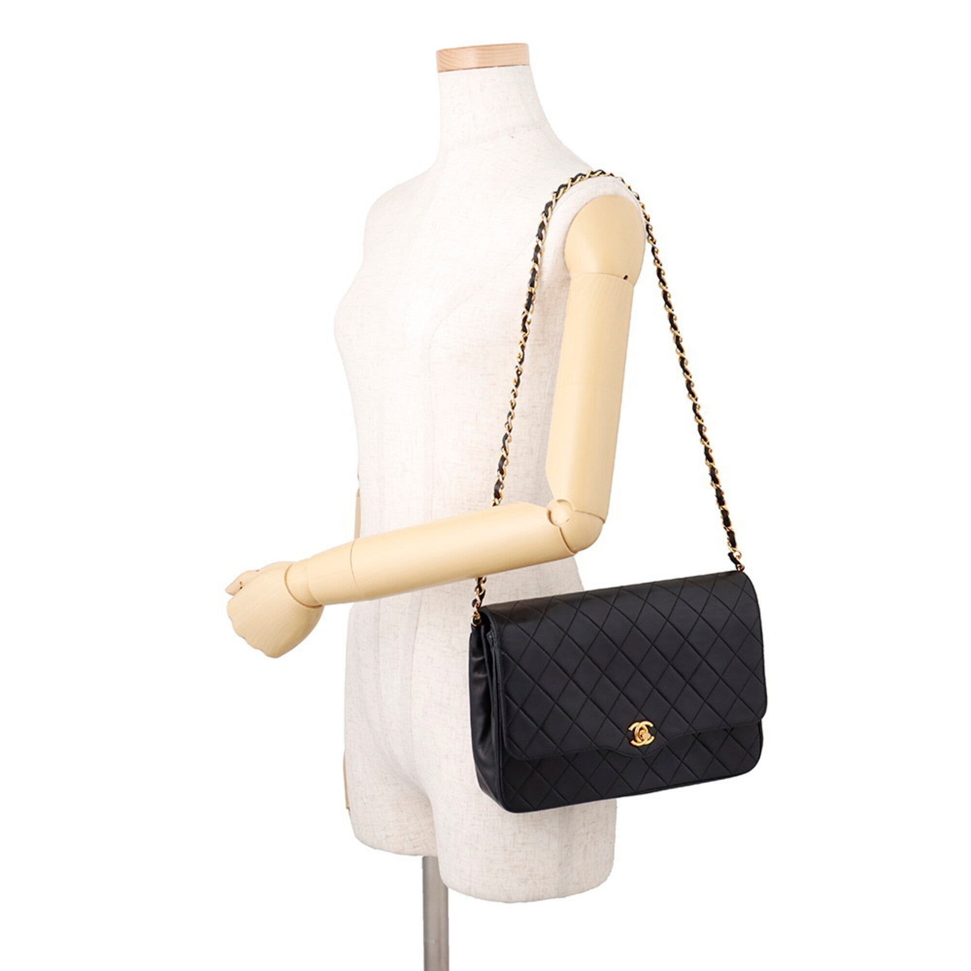 Chanel Matelasse Black Leather Handbag Shoulder Bag (Pre-Owned)