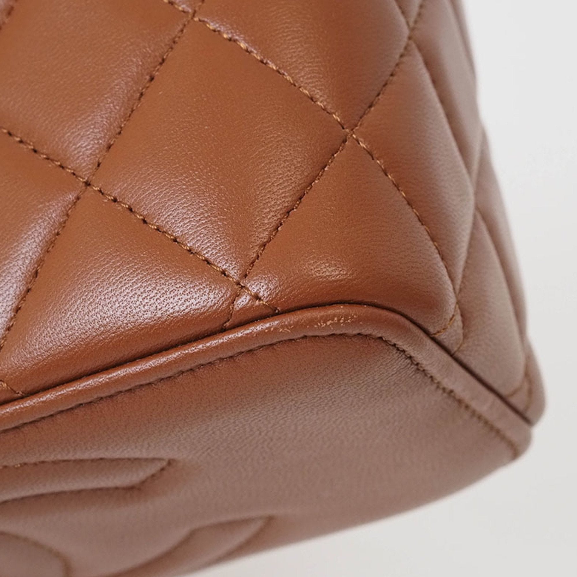 Chanel Brown Leather Shoulder Bag (Pre-Owned)
