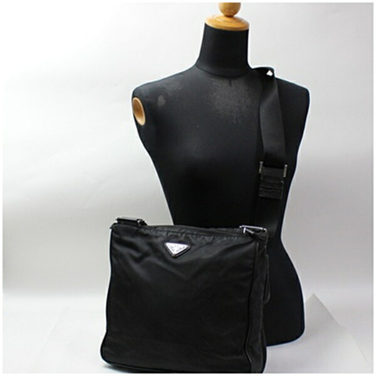 Prada Black Nylon Shoulder Bag (Pre-Owned)