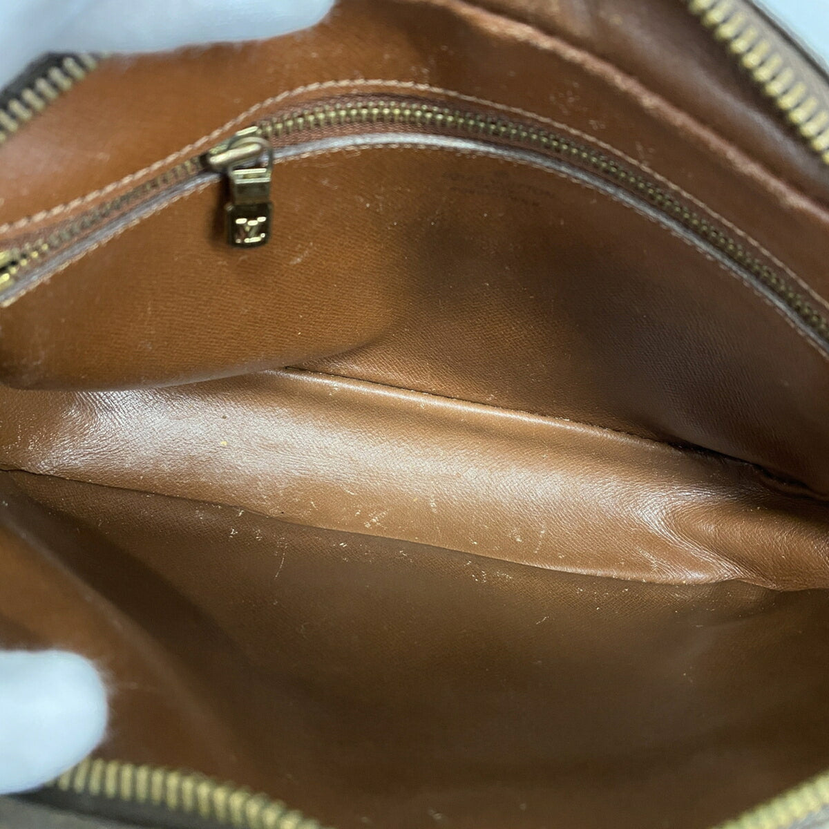Louis Vuitton Brown Shoulder Bag (Pre-Owned)