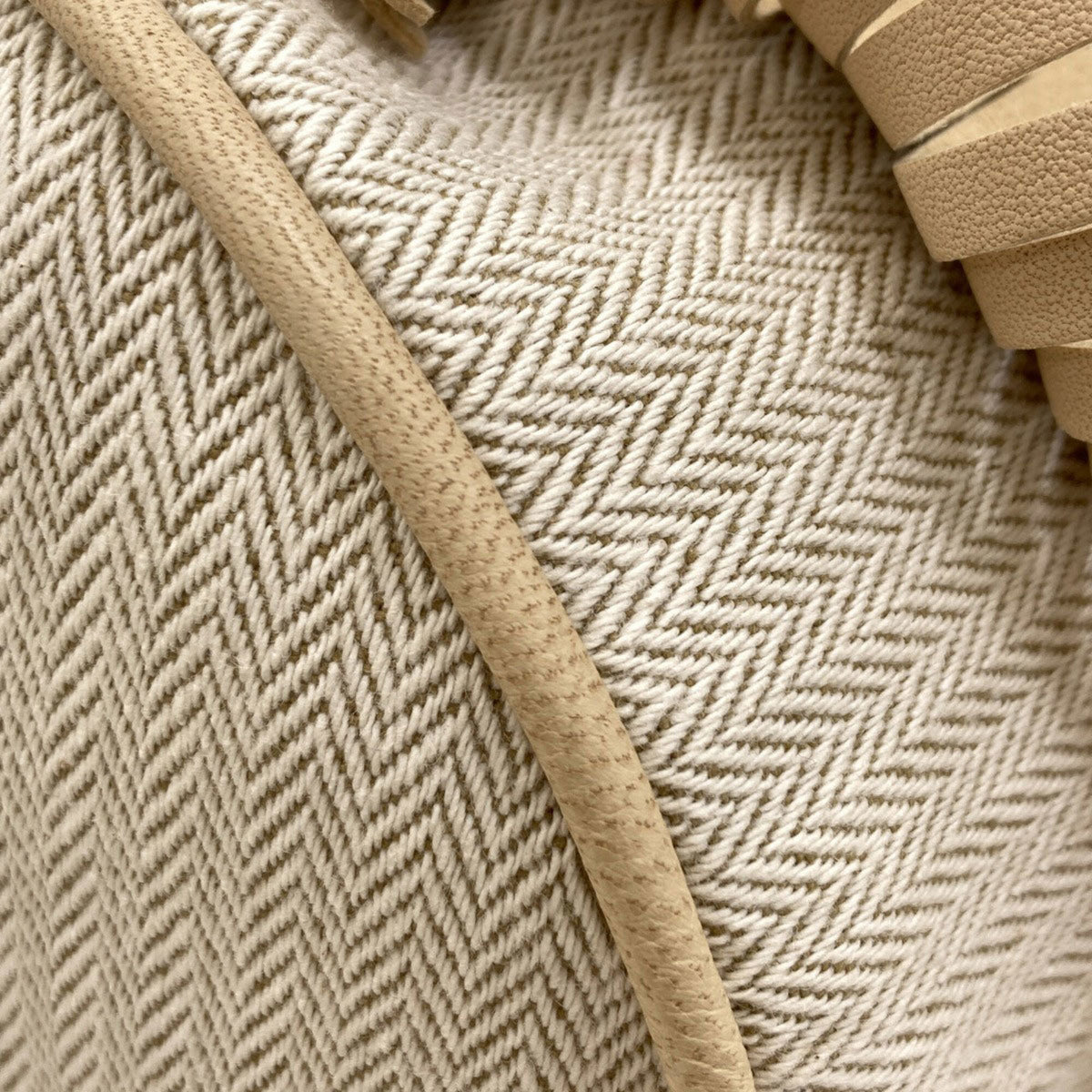 Hermes Beige Canvas Shoulder Bag (Pre-Owned)