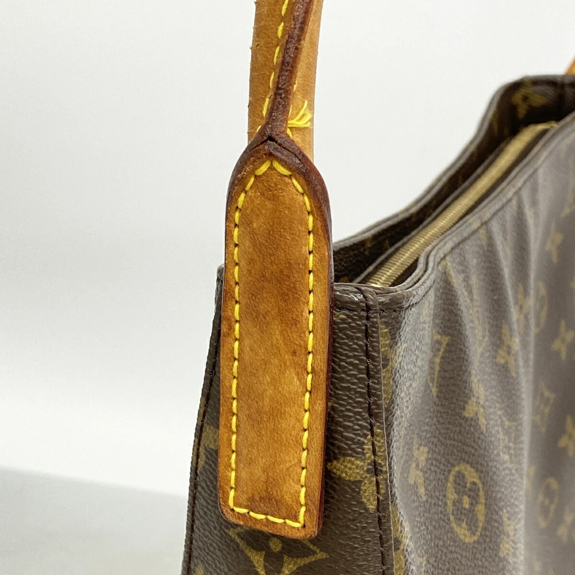 Louis Vuitton Brown Shoulder Bag (Pre-Owned)