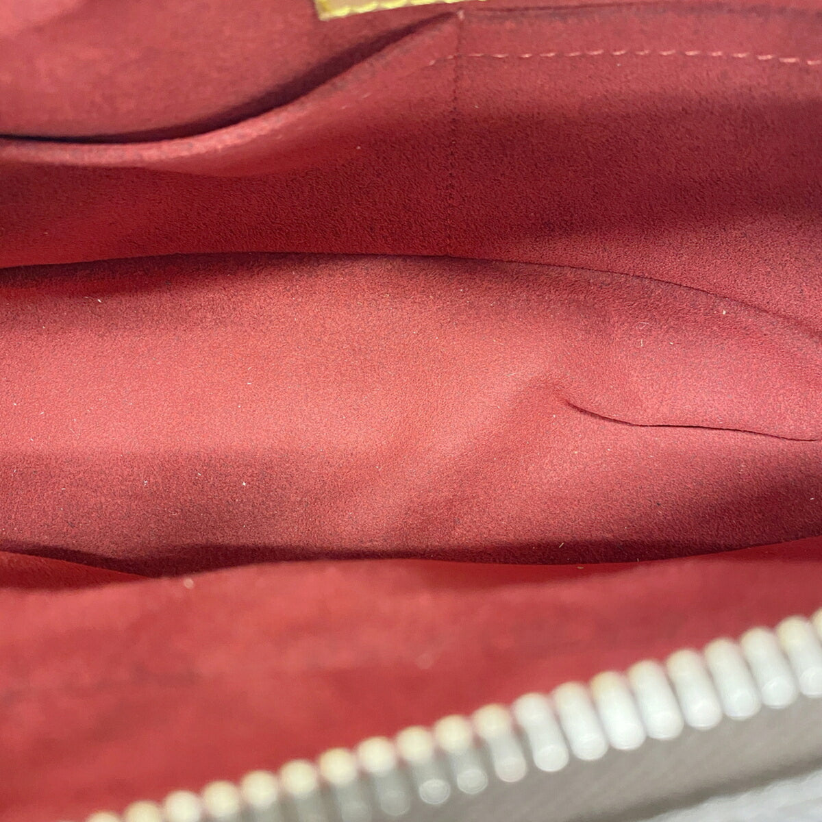 Louis Vuitton Brown Shoulder Bag (Pre-Owned)