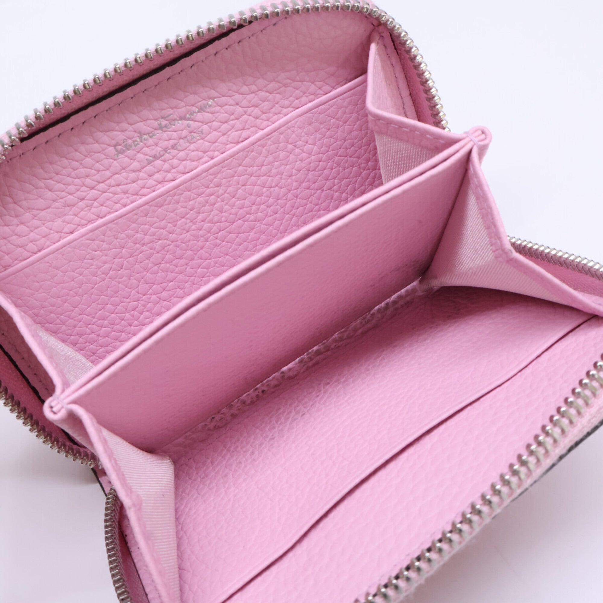 Salvatore Ferragamo Pink Leather Coin Purse/Coin Case (Pre-Owned)
