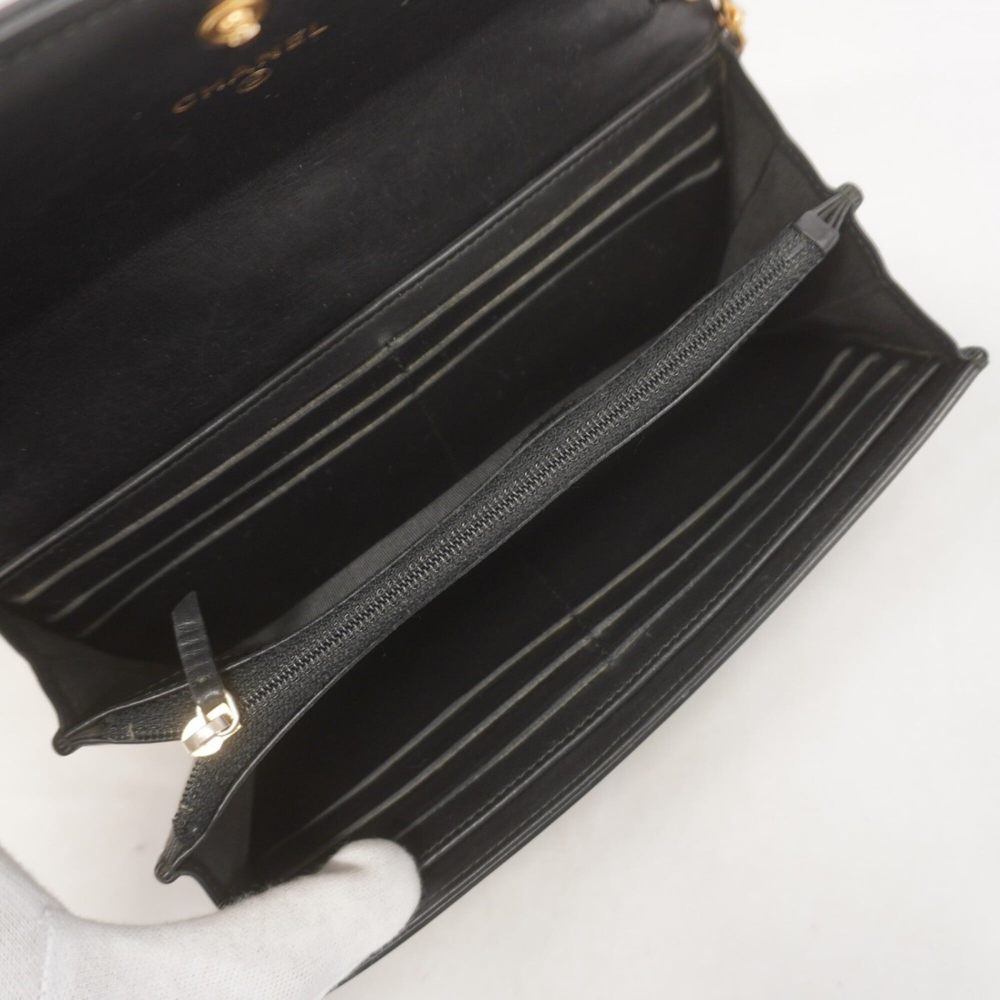 Chanel Black Leather Chain/Shoulder Wallet (Pre-Owned)