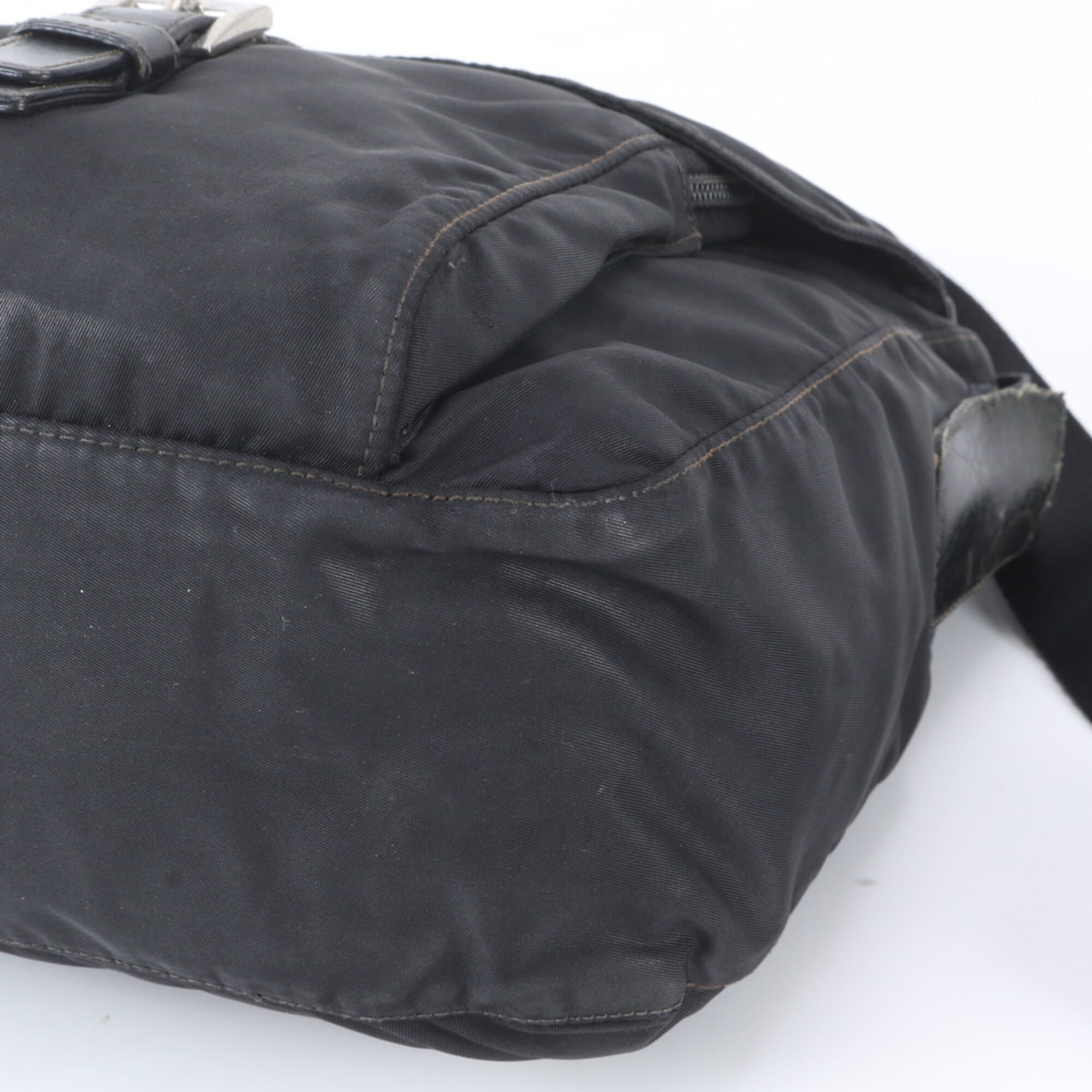 Prada Black Nylon Leather Messenger Bag Shoulder Bag (Pre-Owned)
