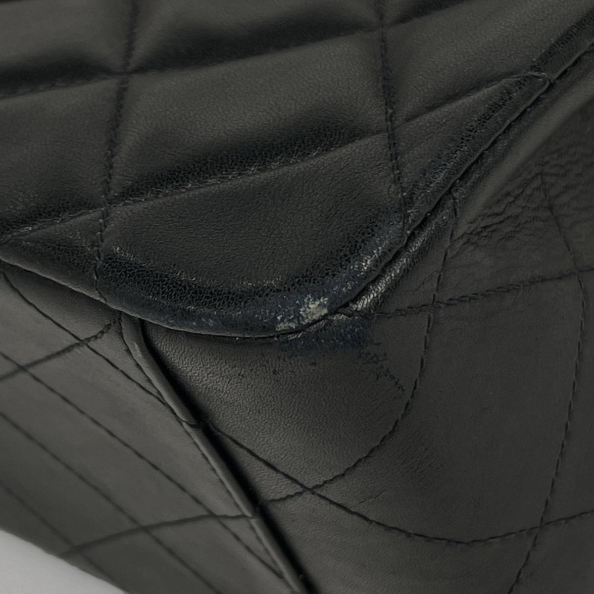 Chanel Matelasse Black Leather Shoulder Bag (Pre-Owned)