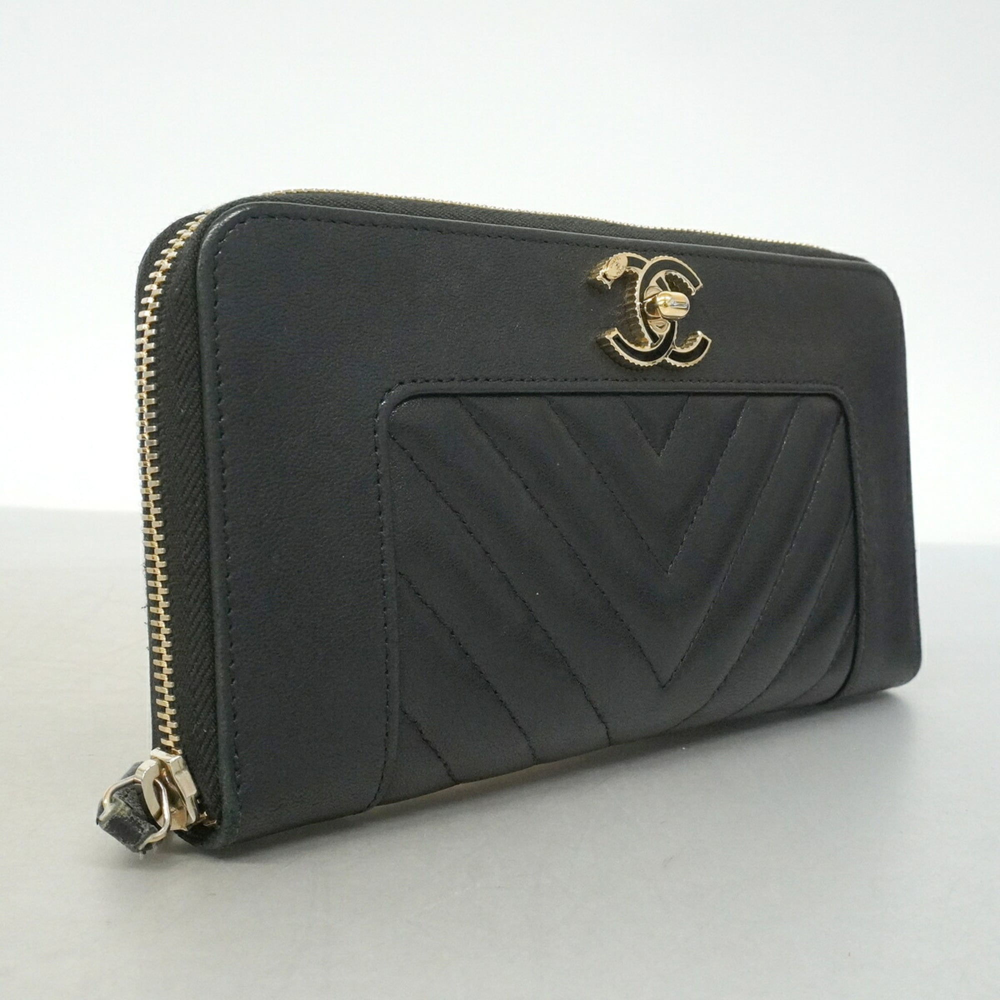 Chanel Black Leather Long Wallet (Bi-Fold) (Pre-Owned)