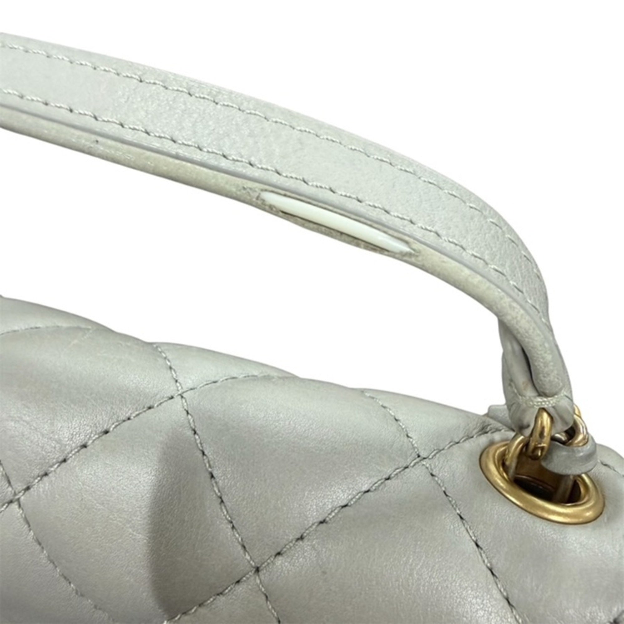 Chanel Gray Leather Shoulder Bag (Pre-Owned)