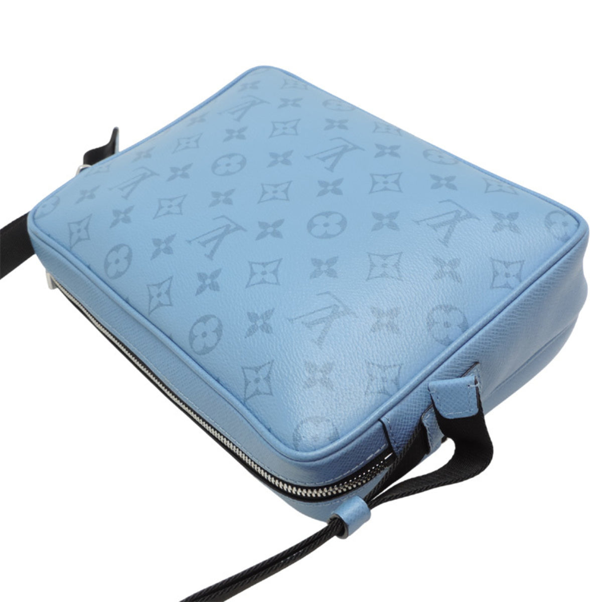 Louis Vuitton Light Blue Taigarama Shoulder Bag (Pre-Owned)