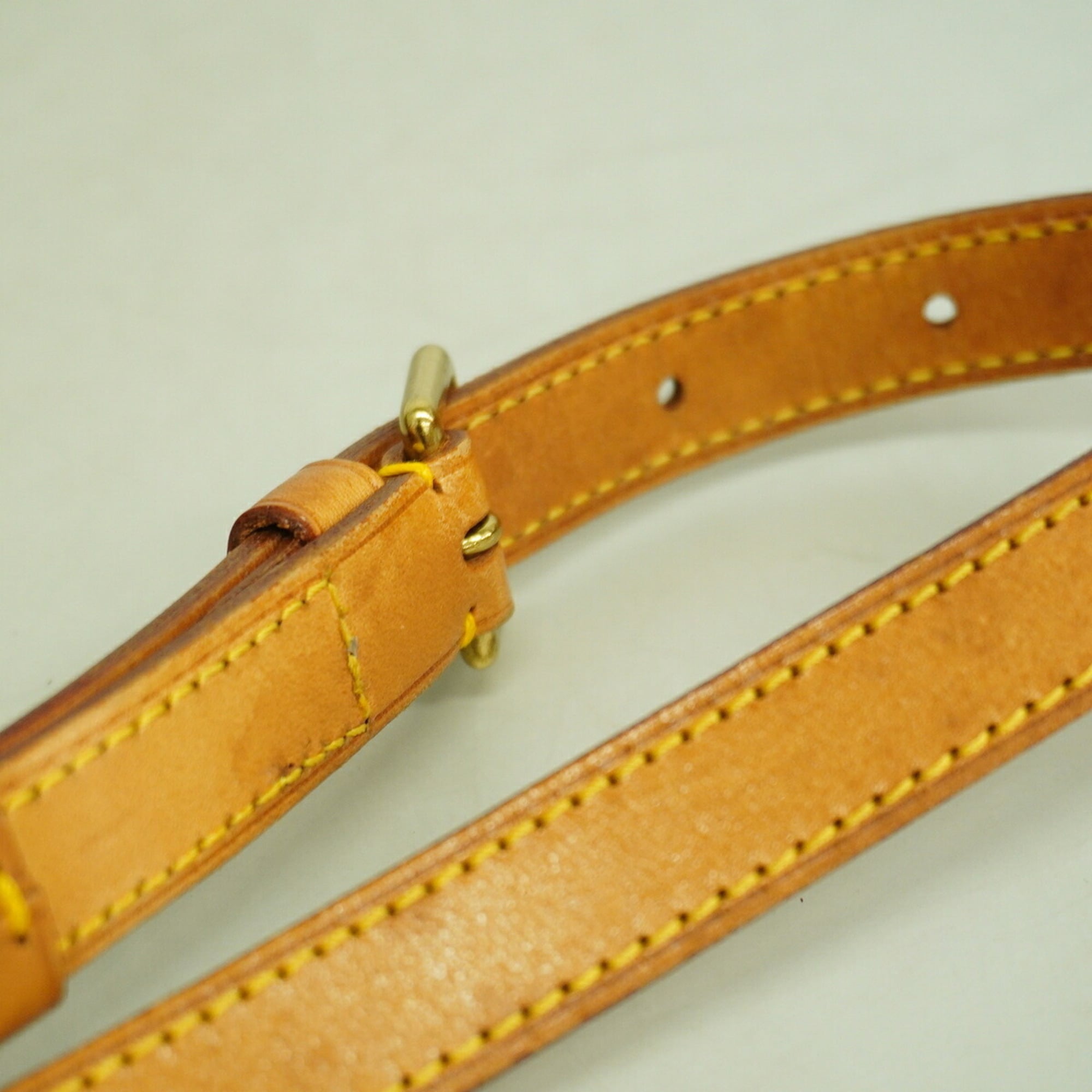 Louis Vuitton Brown Shoulder Bag (Pre-Owned)
