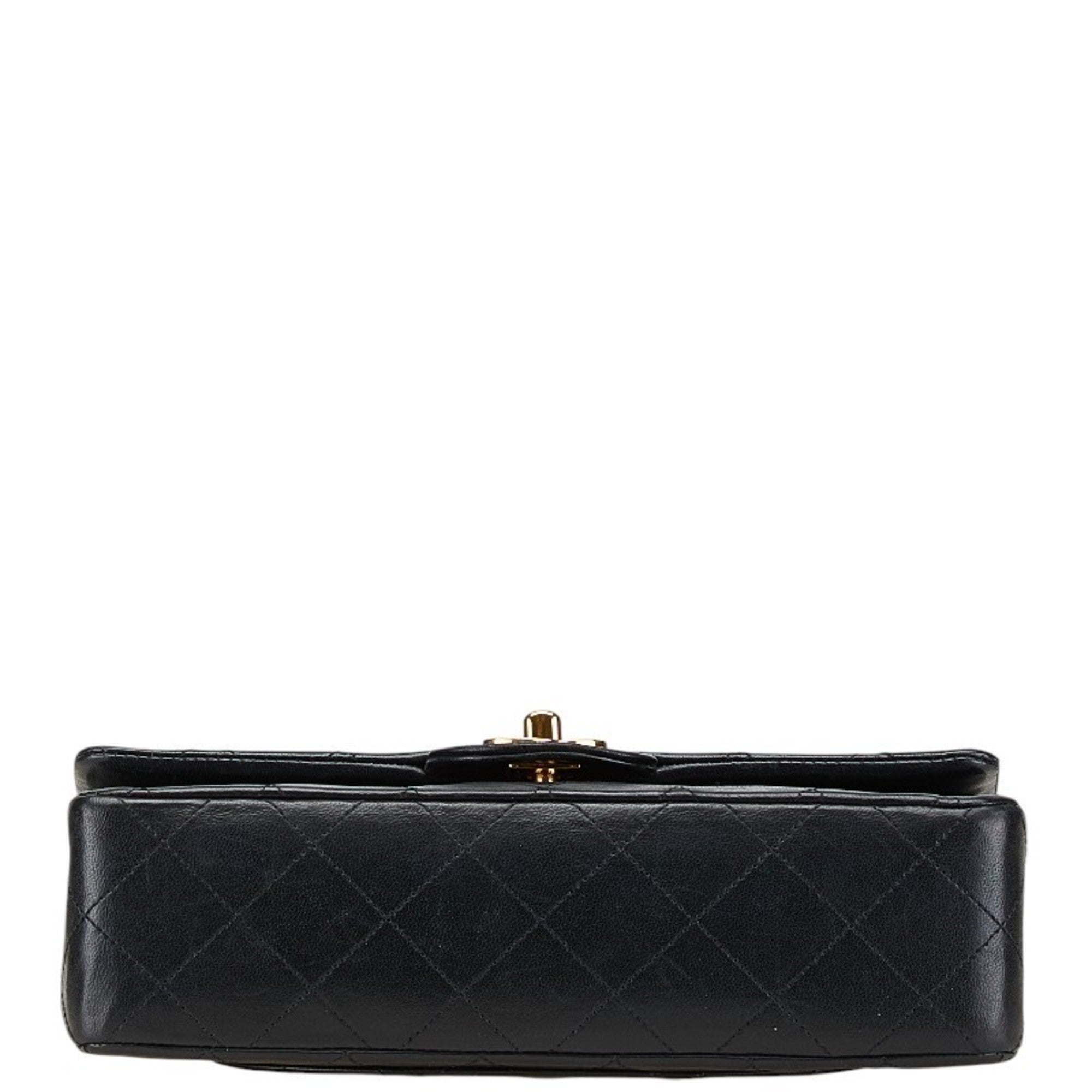 Chanel Matelasse Black Leather Shoulder Bag (Pre-Owned)