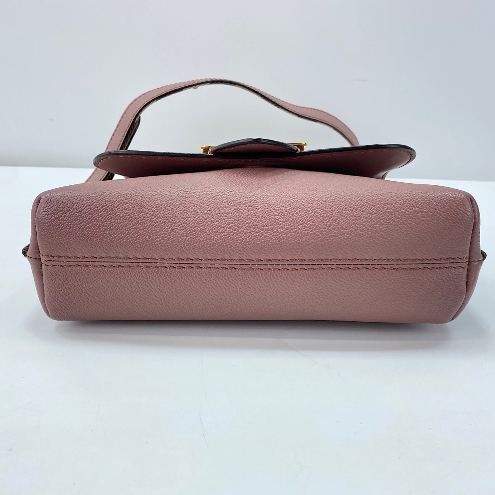 Burberry Pink Leather Shoulder Bag (Pre-Owned)