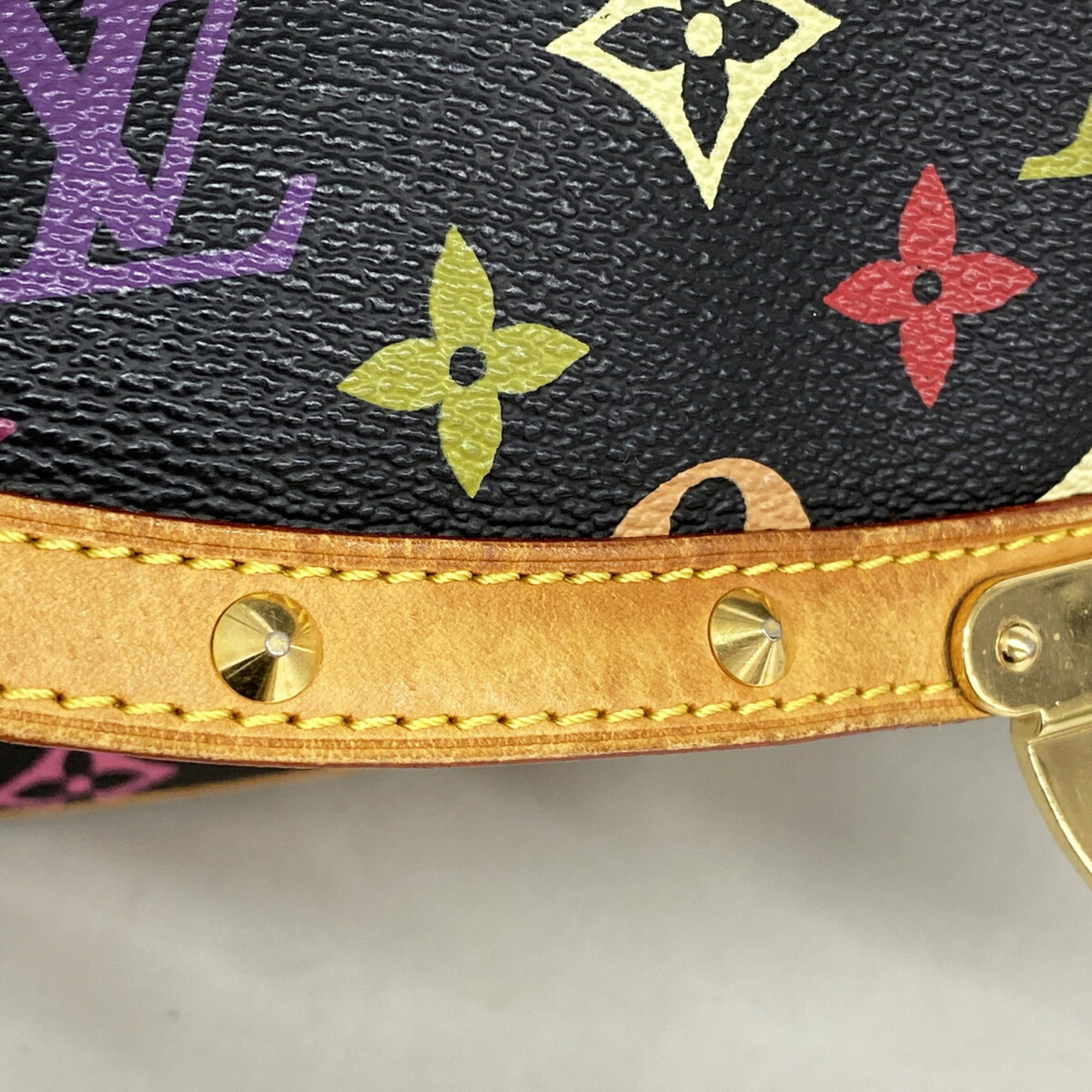 Louis Vuitton Noir Shoulder Bag (Pre-Owned)