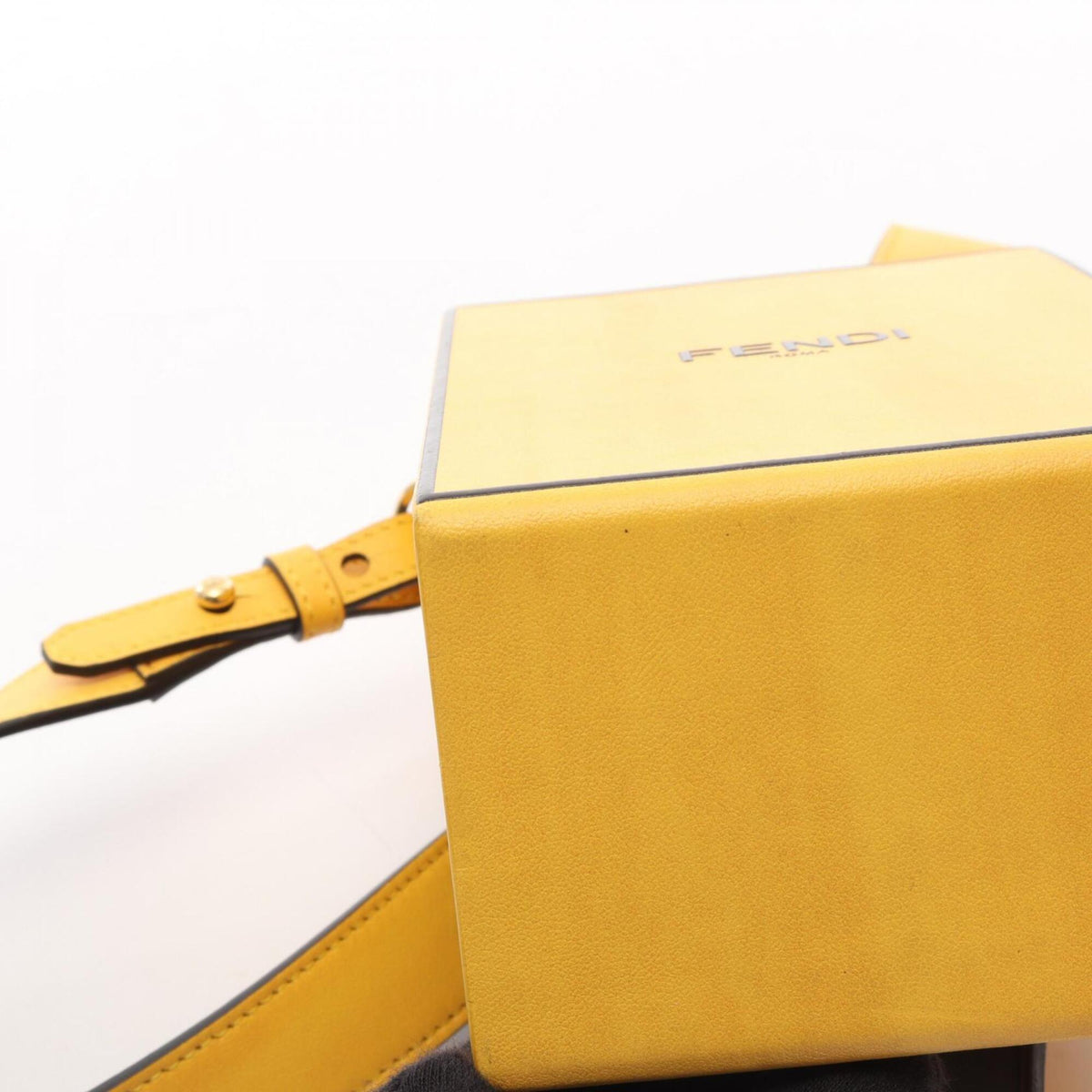 Fendi Black Yellow Leather Shoulder Bag (Pre-Owned)