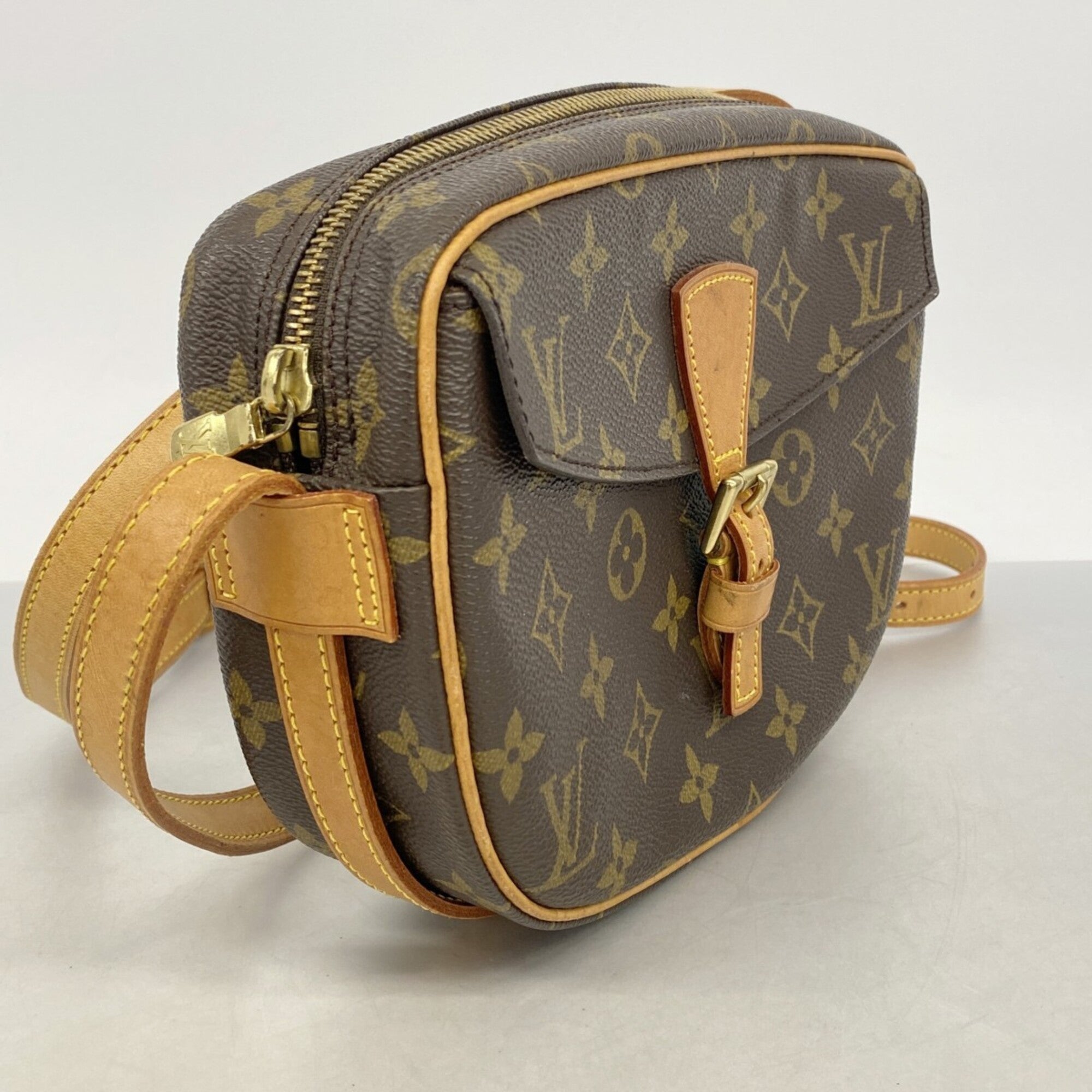 Louis Vuitton Brown Shoulder Bag (Pre-Owned)