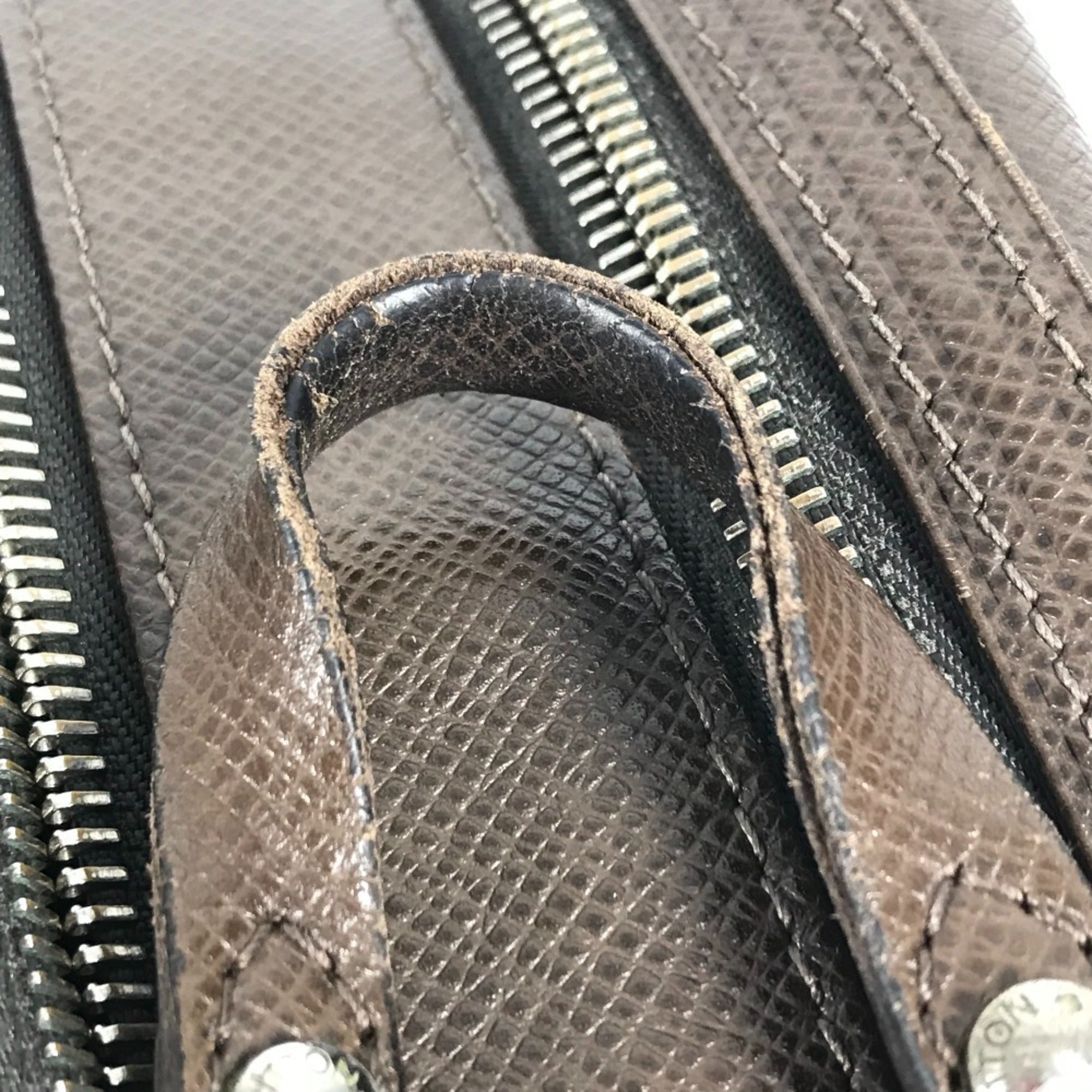 Louis Vuitton Brown Grizzly Taiga Leather Pouch (Pre-Owned)