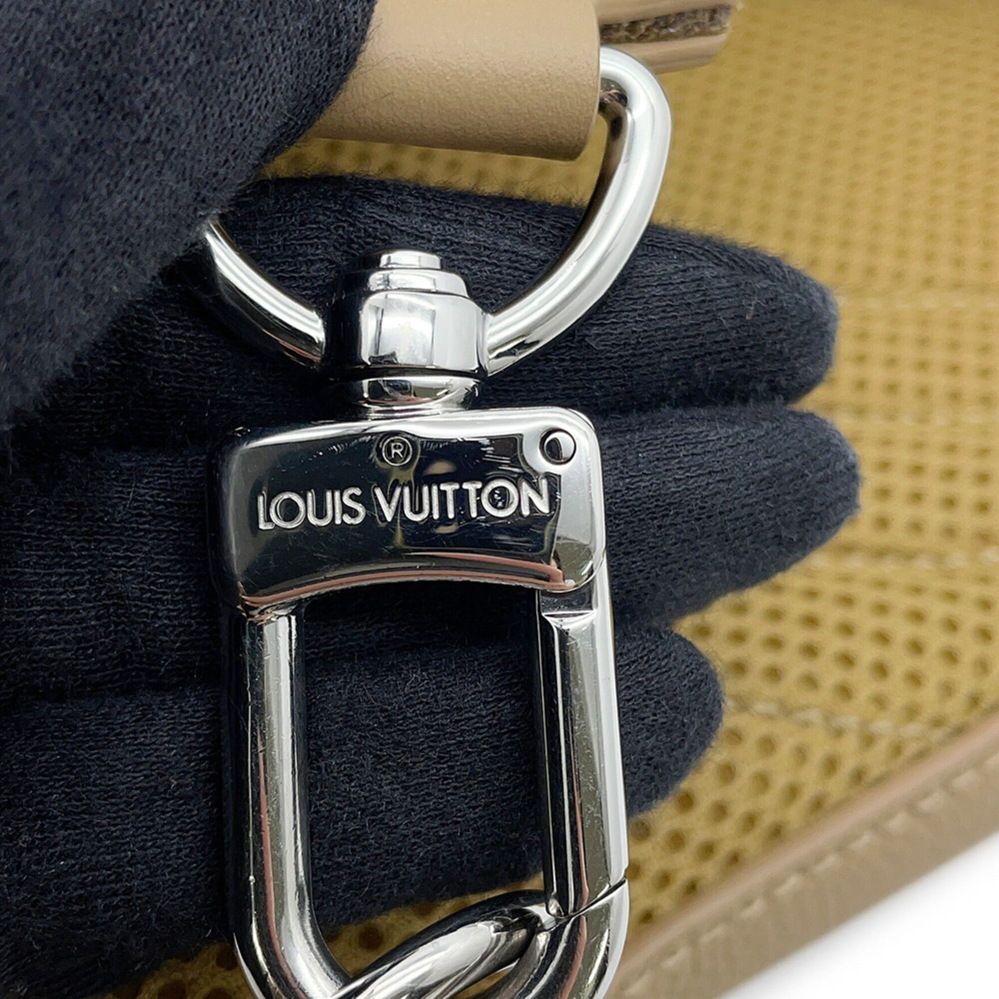 Louis Vuitton Beige Leather Handbag Sling Bag (Pre-Owned)
