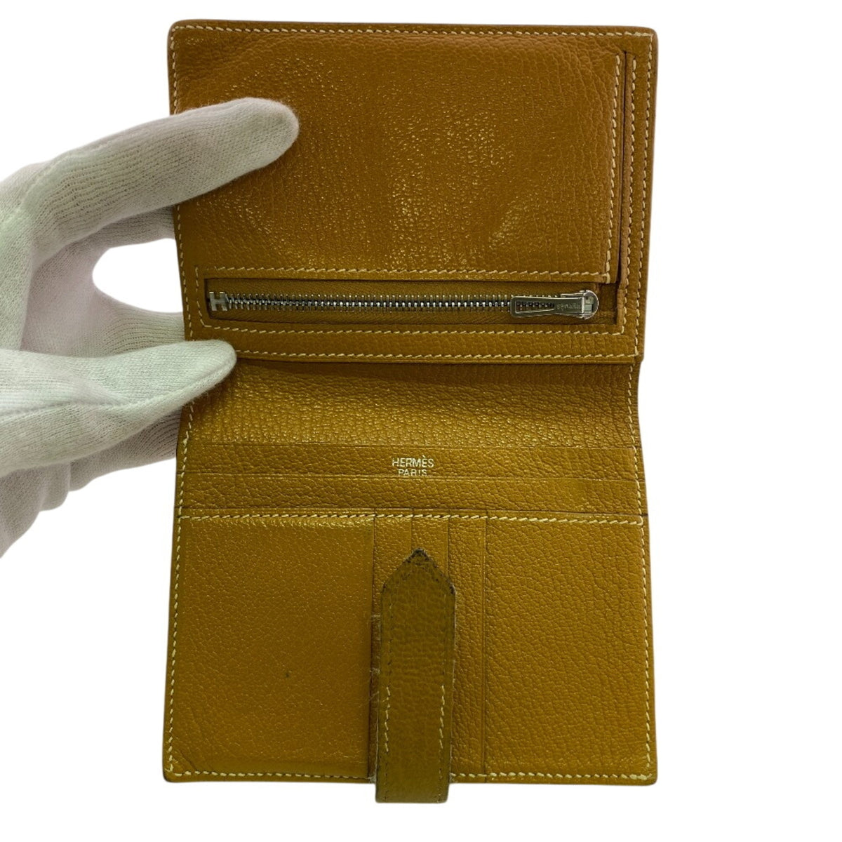 Hermes Beige Leather Wallet (Bi-Fold) (Pre-Owned)