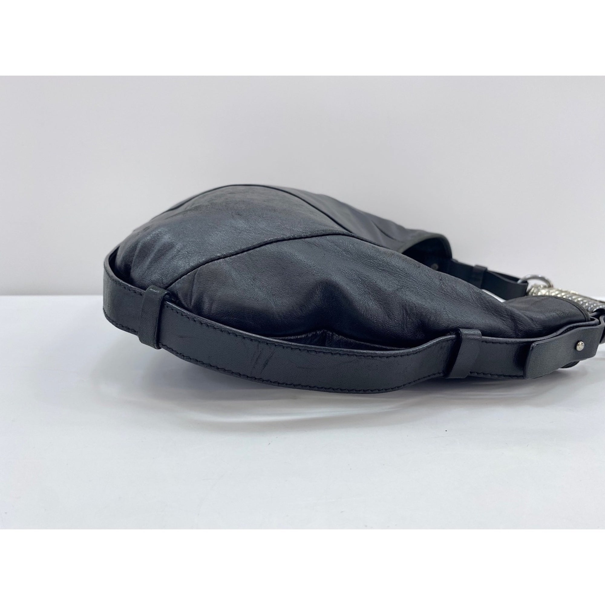 Yves Saint Laurent Black Shoulder Bag (Pre-Owned)