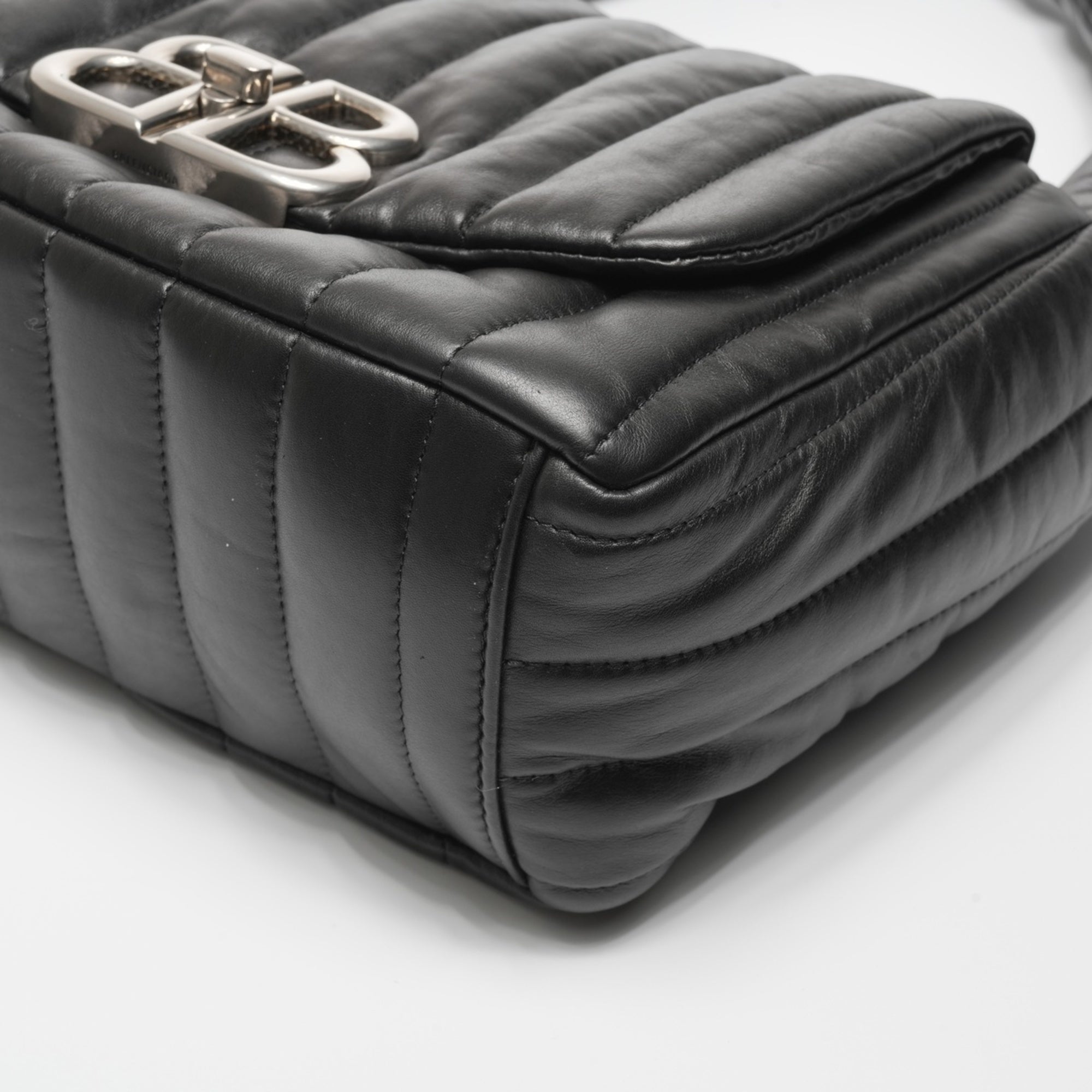 Balenciaga Black Leather Shoulder Bag (Pre-Owned)