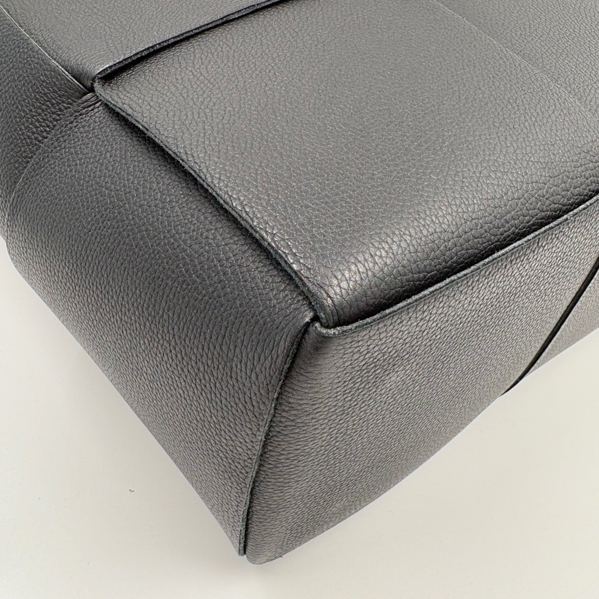 Bottega Veneta Black Tote Bag (Pre-Owned)