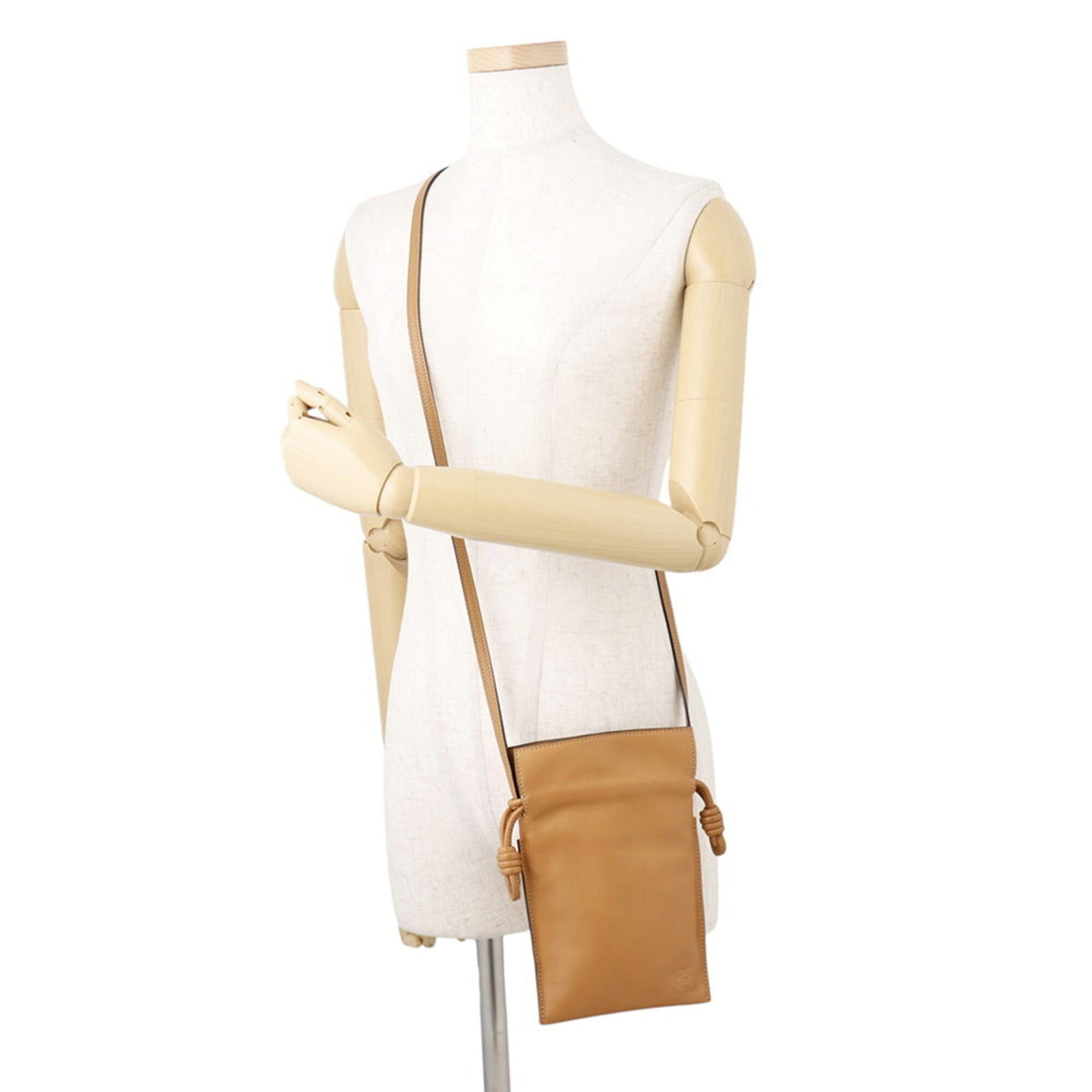 Loewe Camel Leather Shoulder Bag (Pre-Owned)