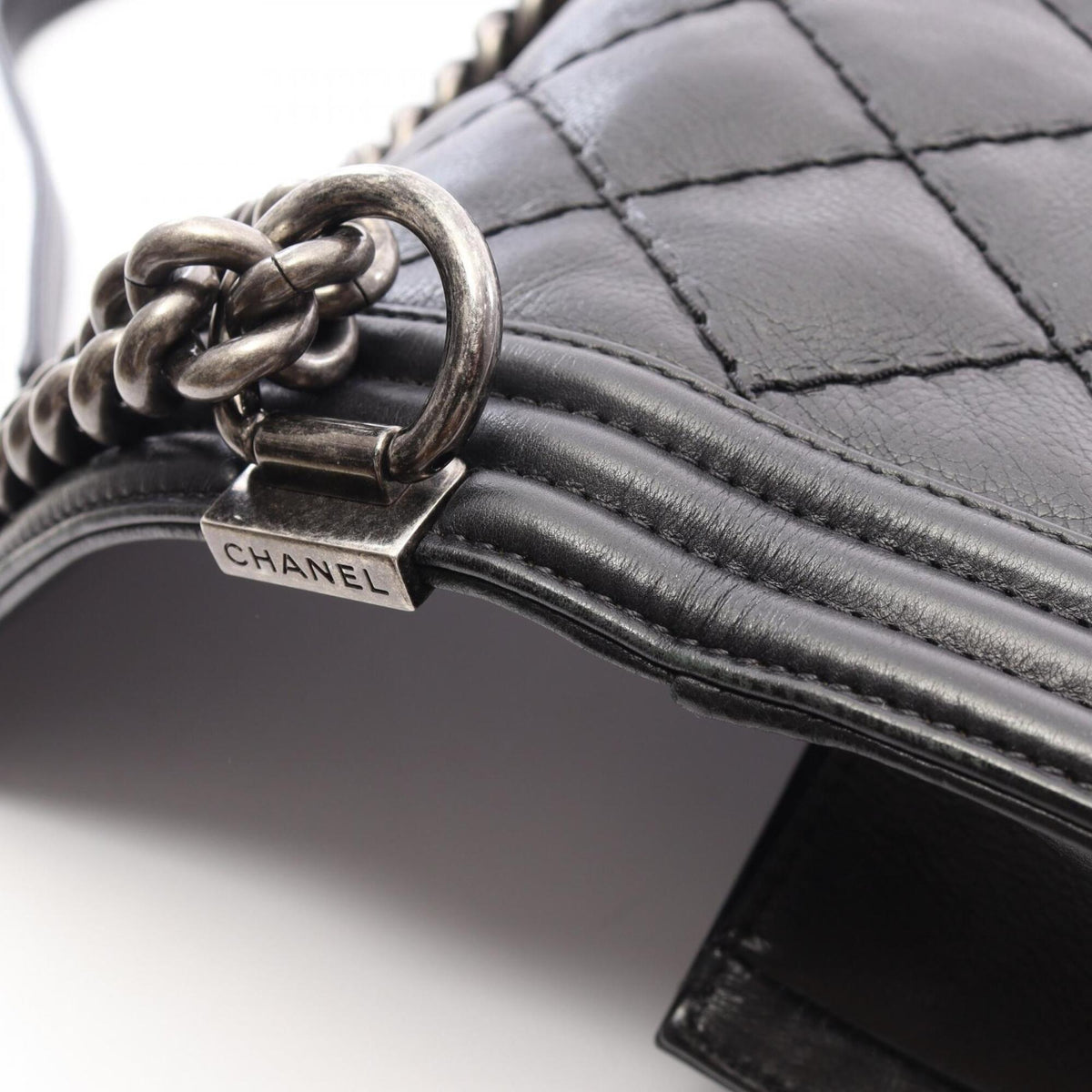 Chanel Black Leather Handbag Shoulder Bag (Pre-Owned)