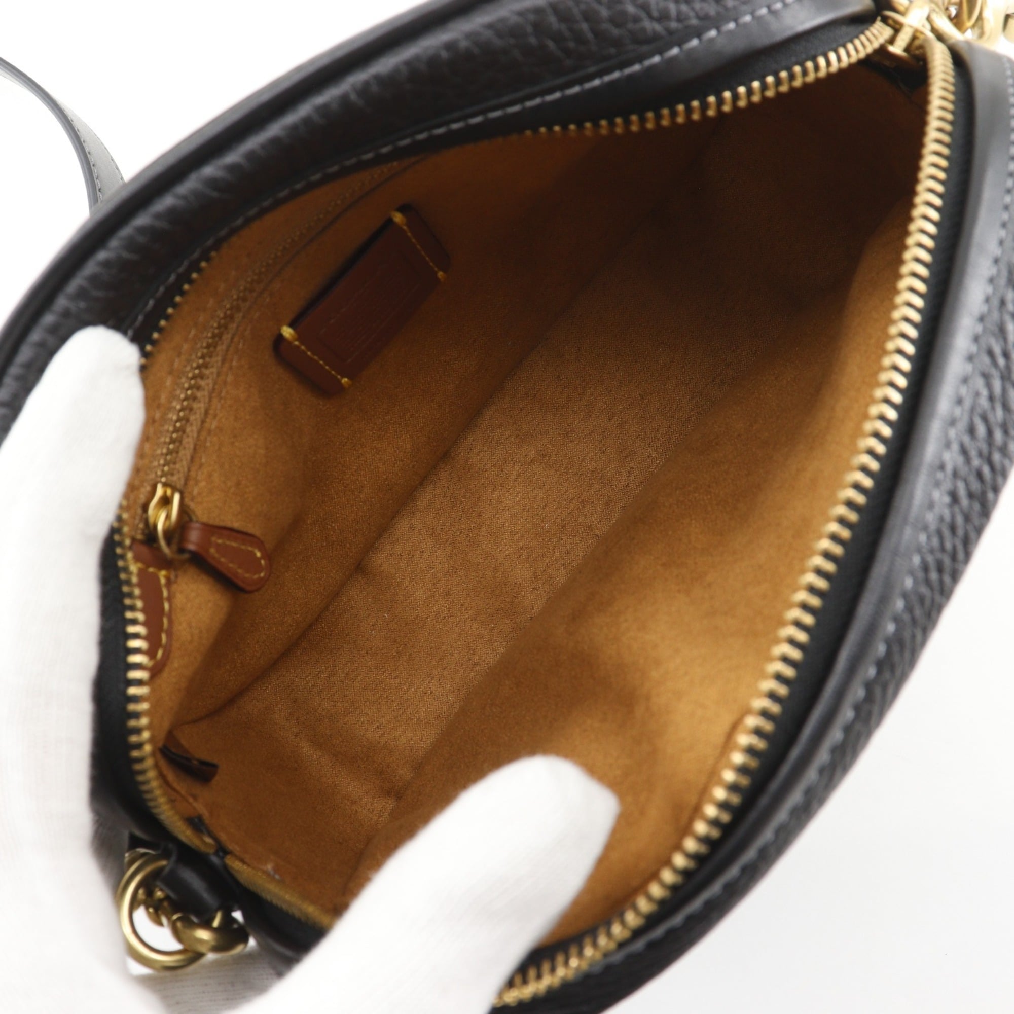 Coach Black Leather Shoulder Bag (Pre-Owned)