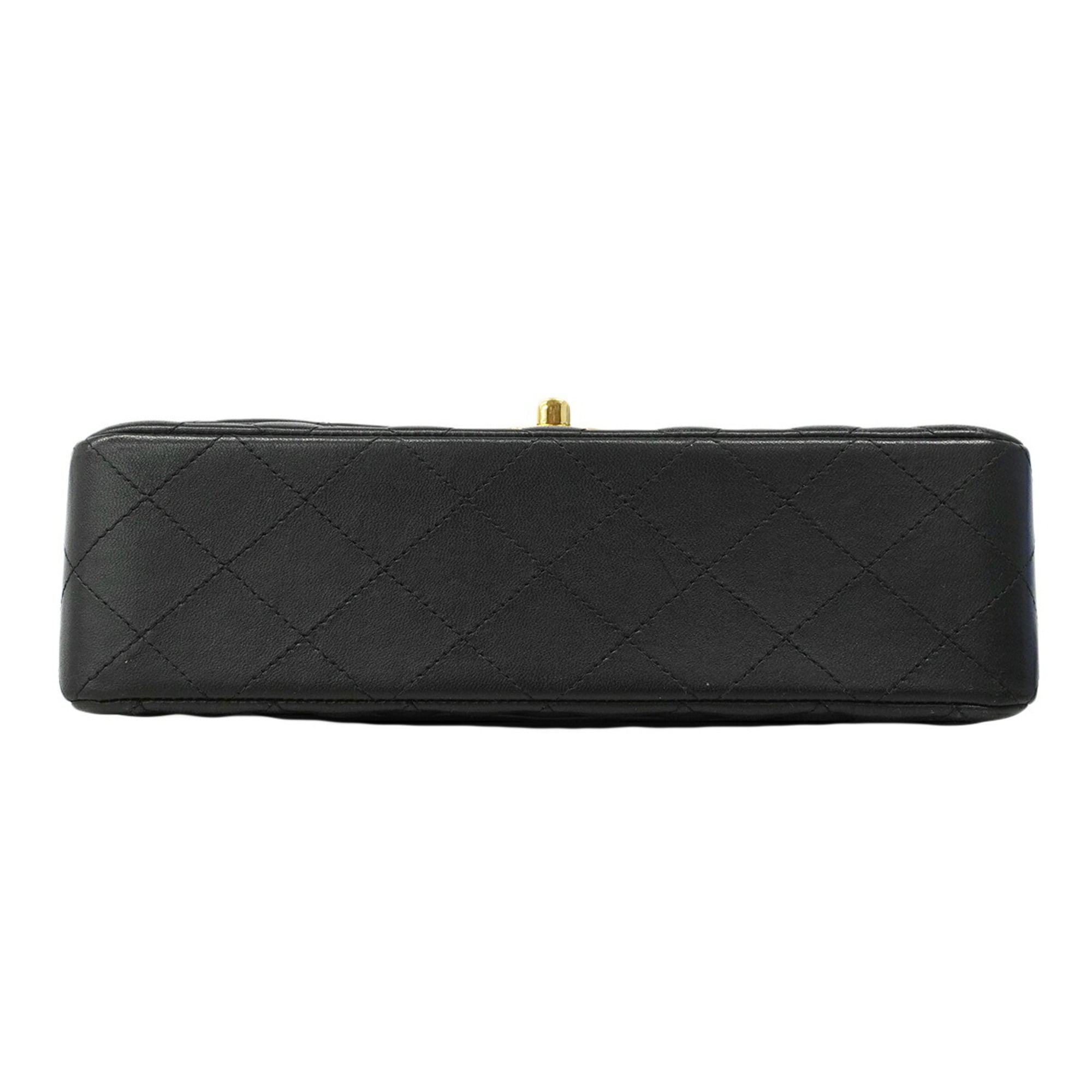 Chanel Black Leather Shoulder Bag (Pre-Owned)