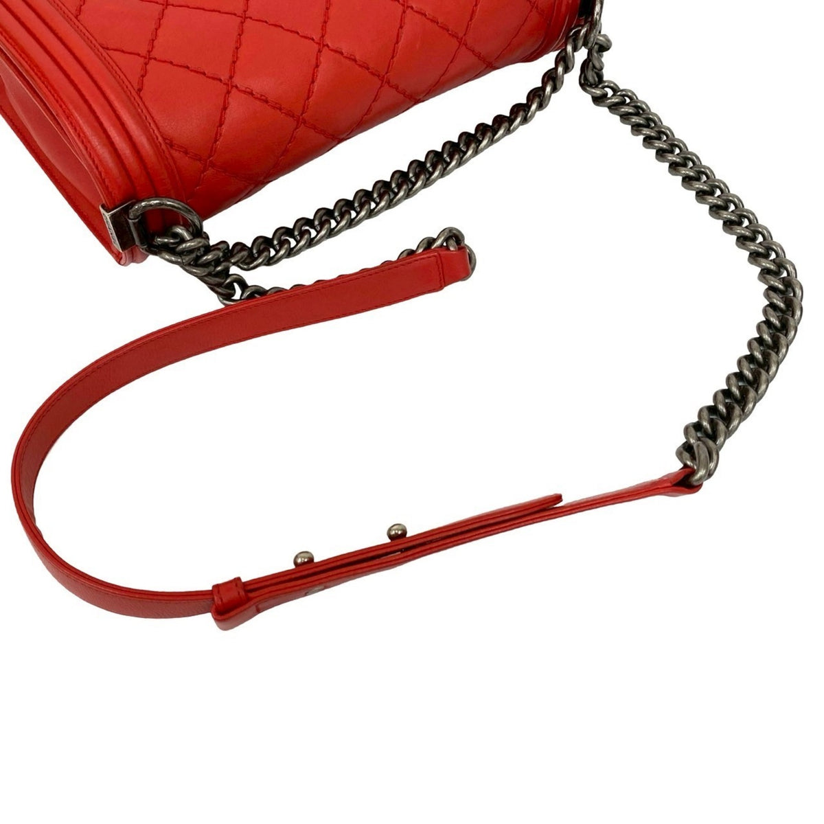 Chanel Red Color Leather Shoulder Bag (Pre-Owned)