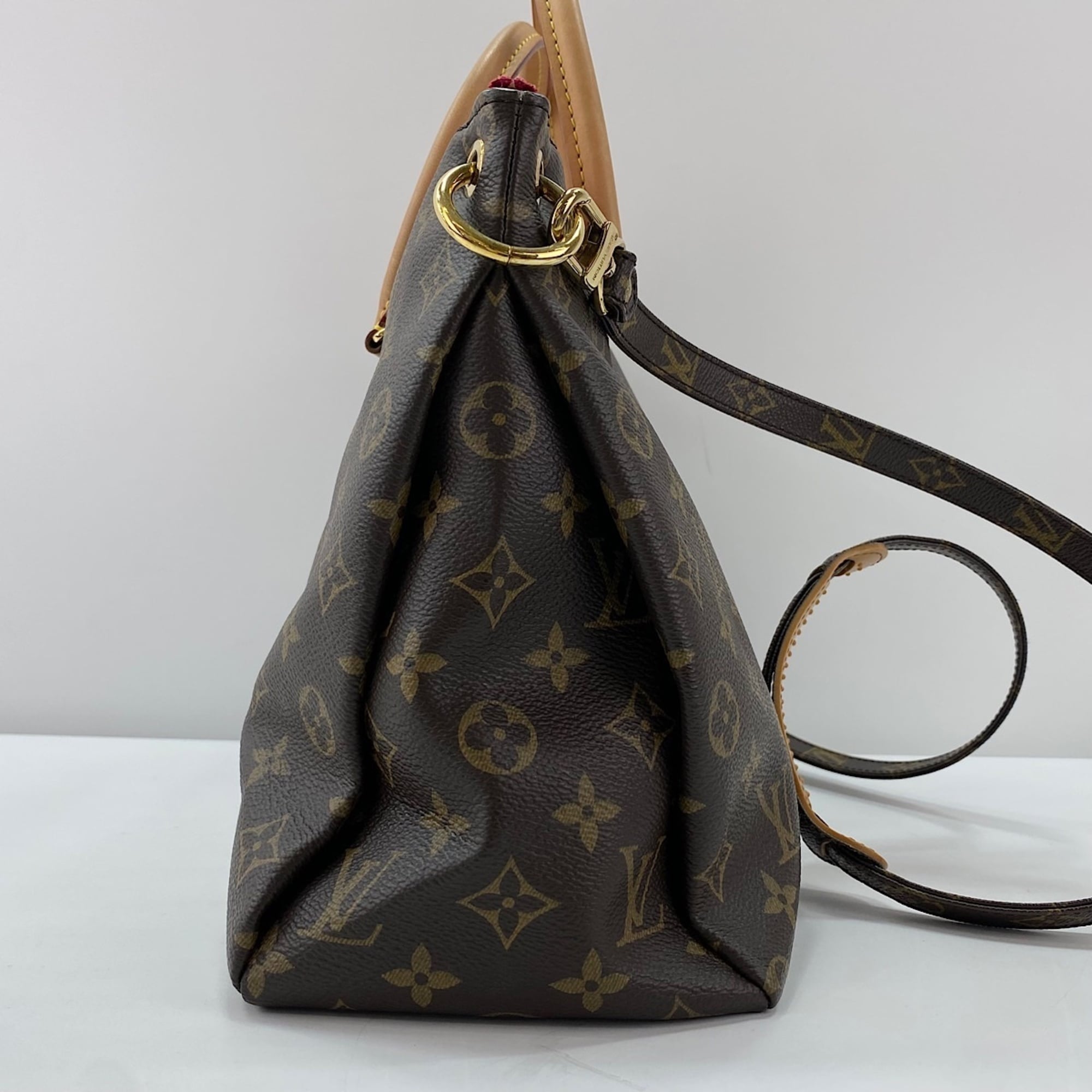 Louis Vuitton Brown Handbag (Pre-Owned)