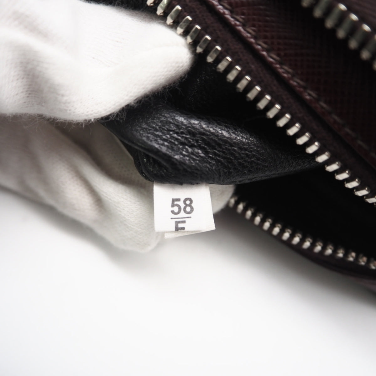 Prada Brown Leather Clutch Bag (Pre-Owned)