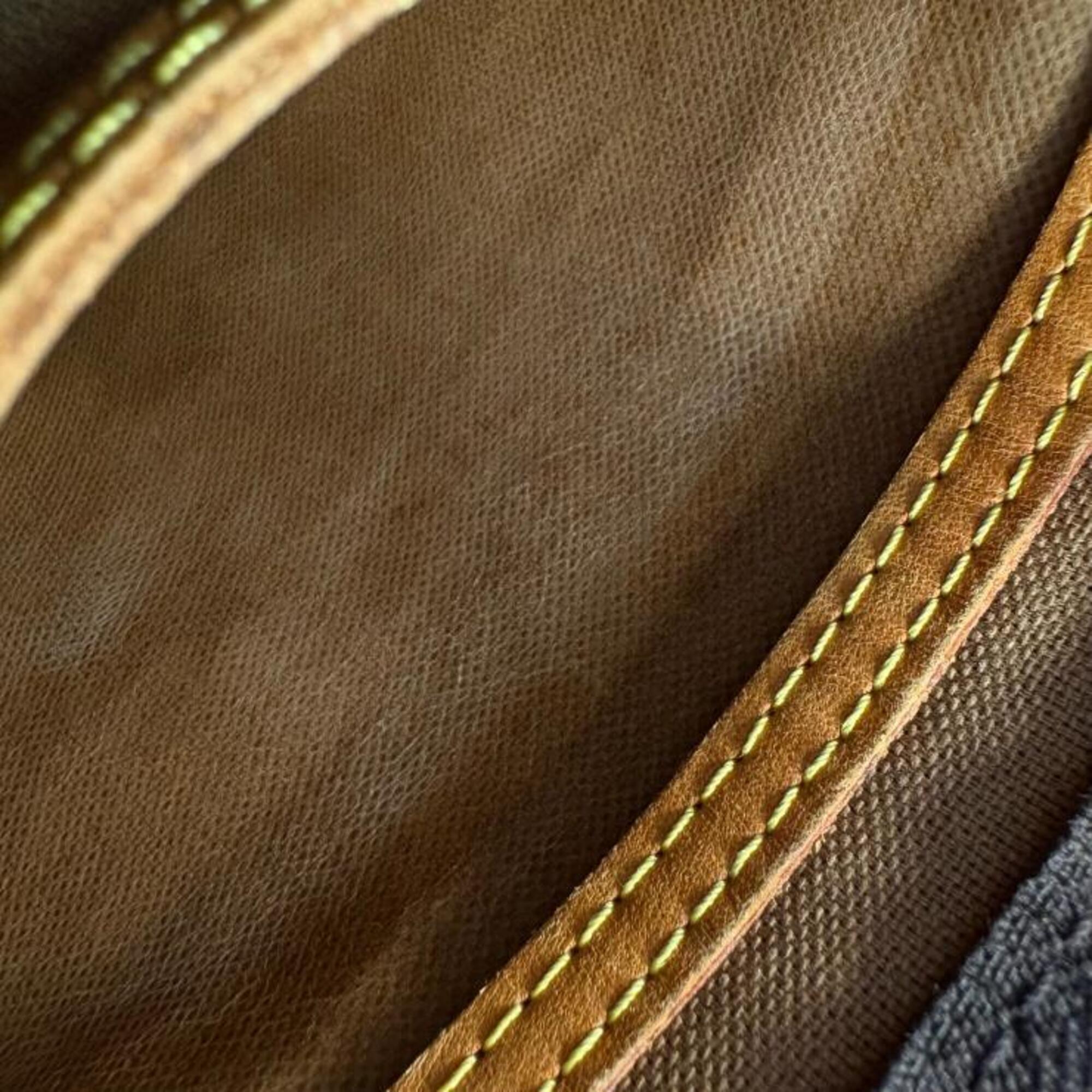 Louis Vuitton Beige Brown Monogram Handbag (Pre-Owned)