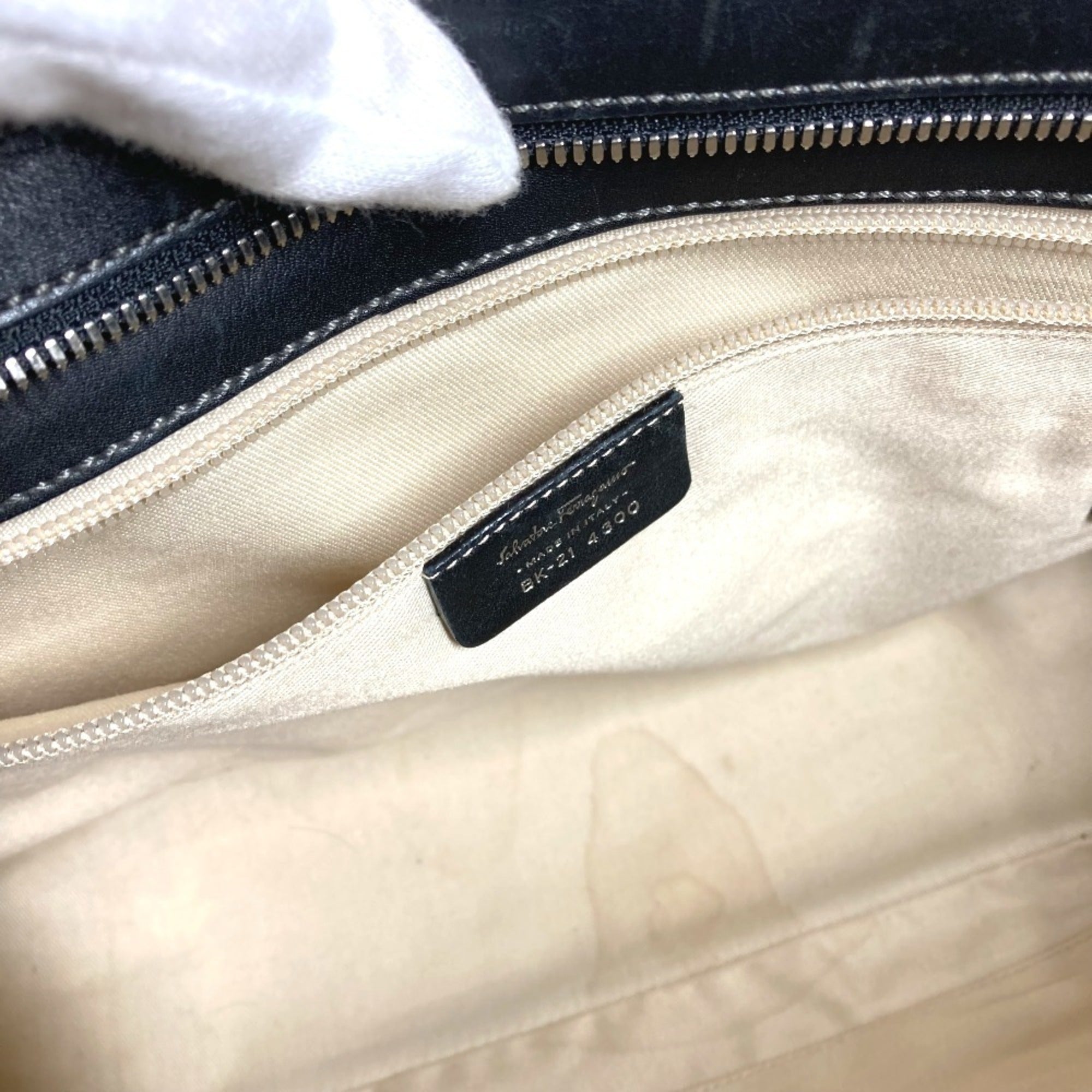 Salvatore Ferragamo Black Leather Shoulder Bag Tote Bag (Pre-Owned)