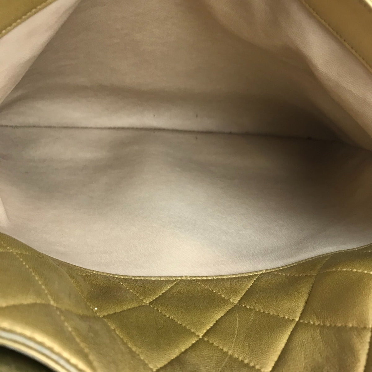 Chanel Gold Leather Shoulder Bag (Pre-Owned)