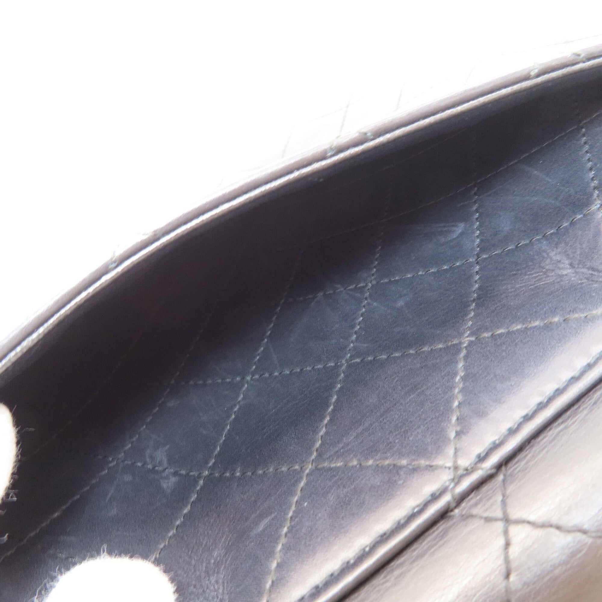Chanel Matelasse Black Leather Handbag (Pre-Owned)