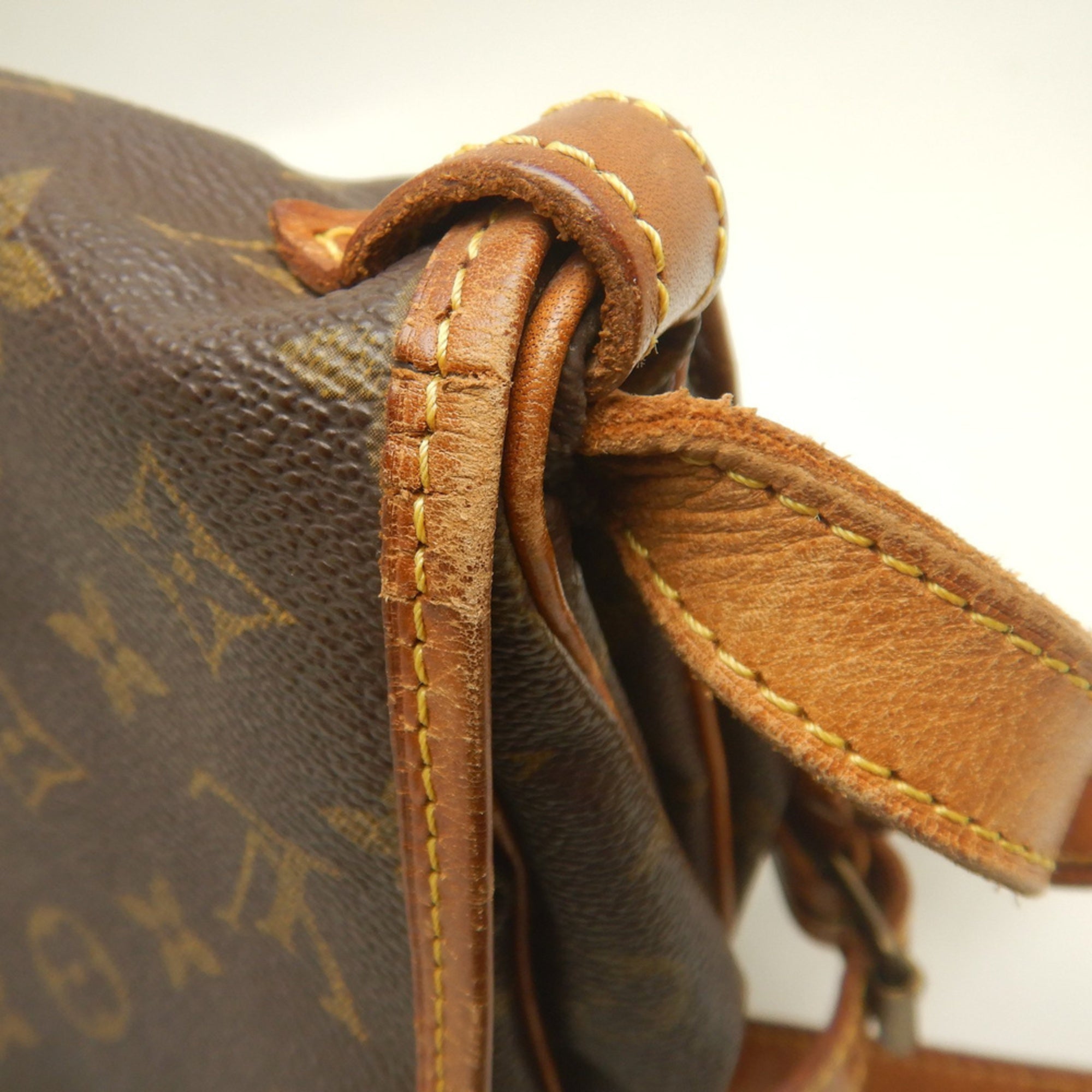 Louis Vuitton Brown Monogram Canvas Shoulder Bag (Pre-Owned)