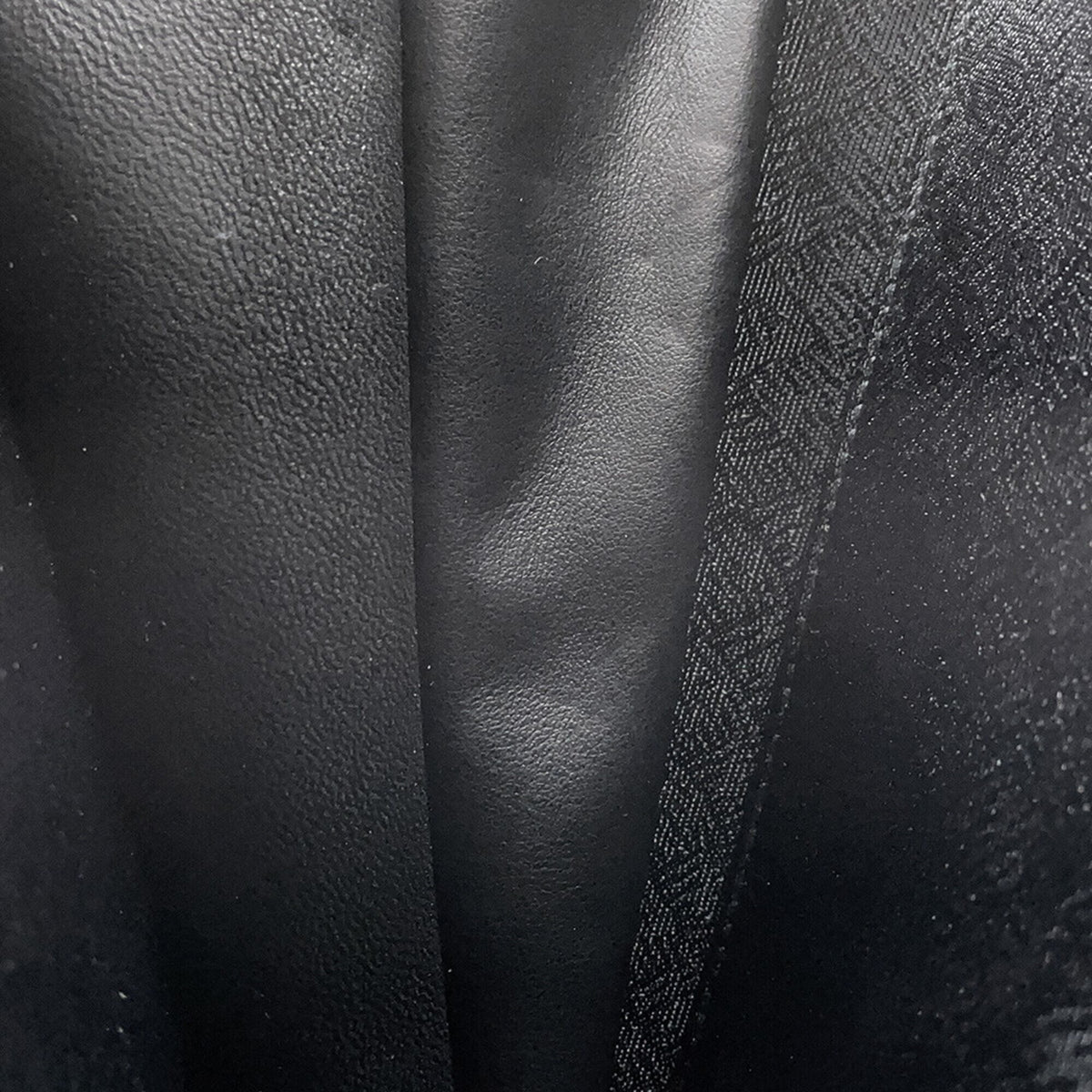 Bottega Veneta Black Leather Shoulder Bag (Pre-Owned)