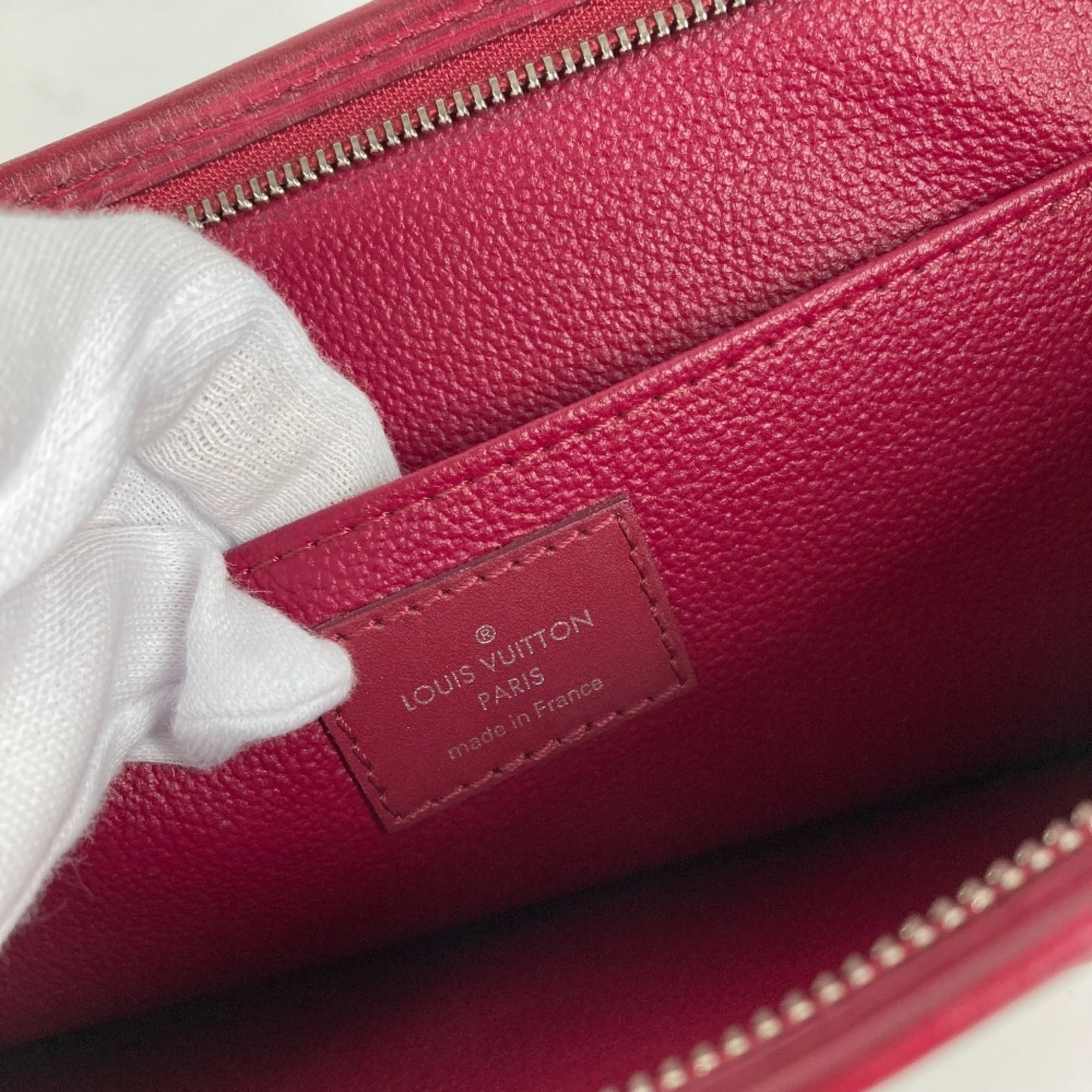 Louis Vuitton Fuchsia Red Color Epi Leather Clutch Bag Pouch (Pre-Owned)