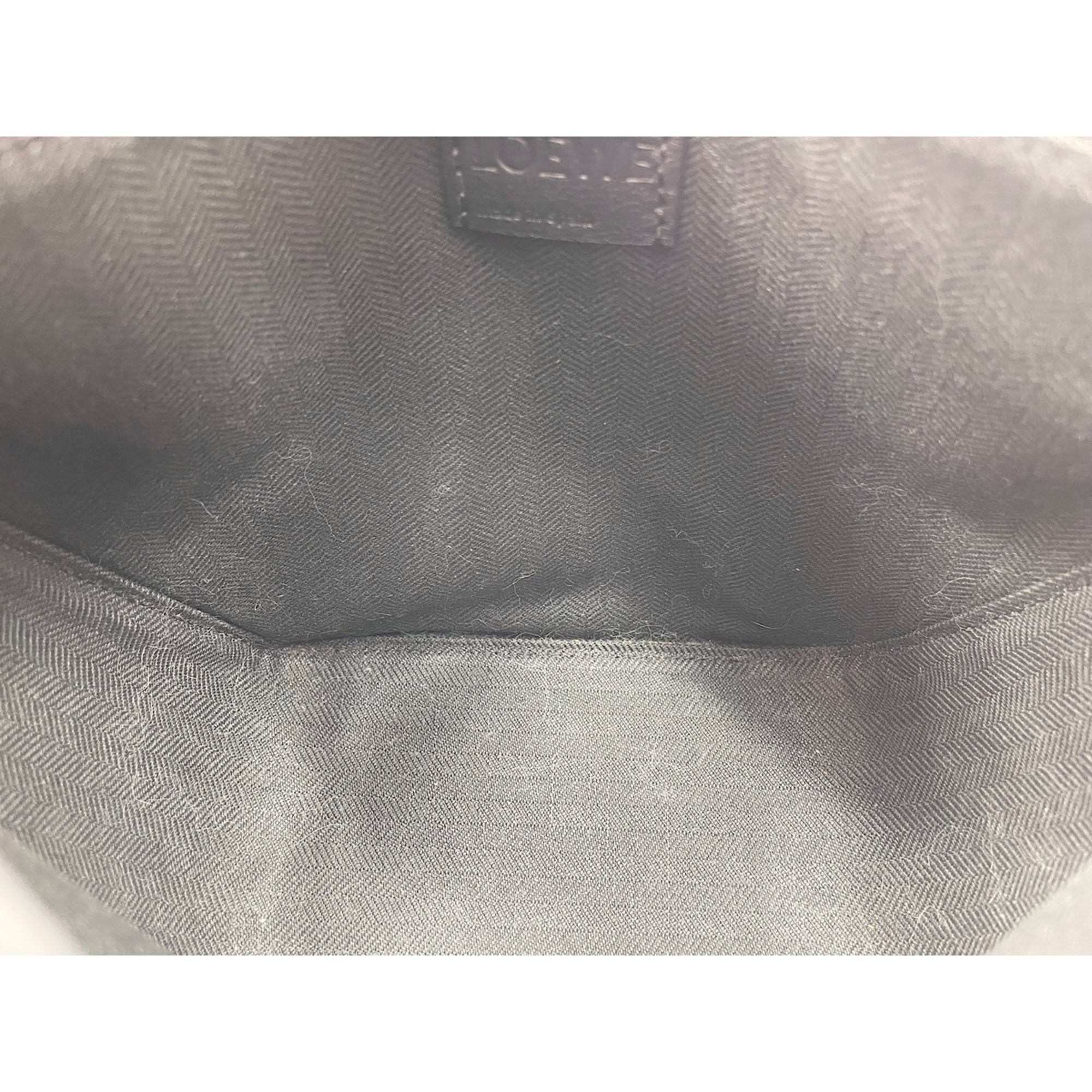 Loewe Black Shoulder Bag (Pre-Owned)