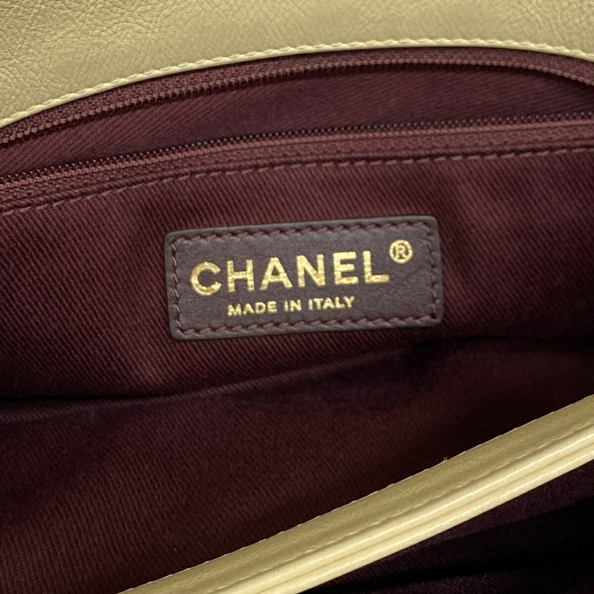 Chanel Yellow Leather Shoulder Bag (Pre-Owned)