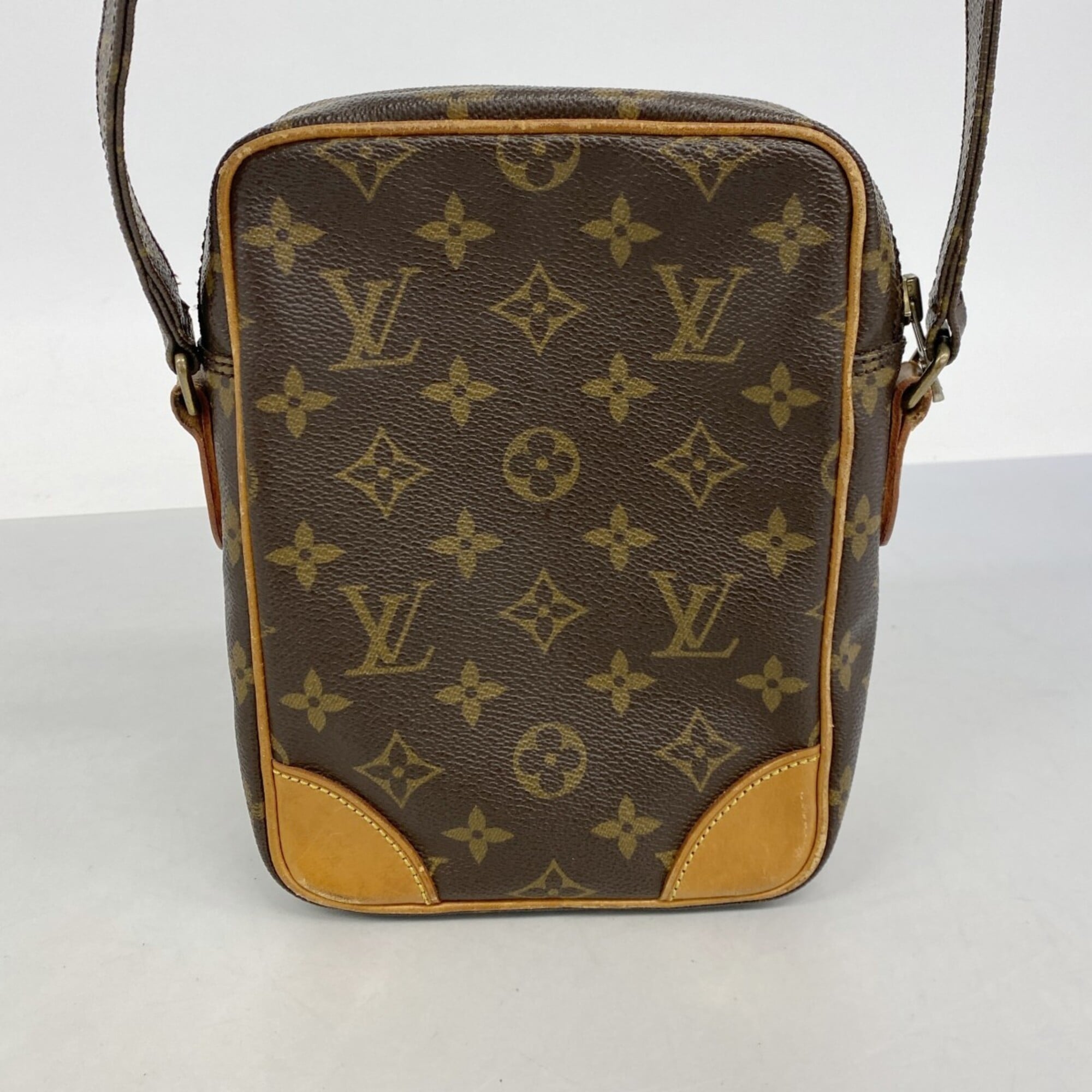 Louis Vuitton Brown Shoulder Bag (Pre-Owned)